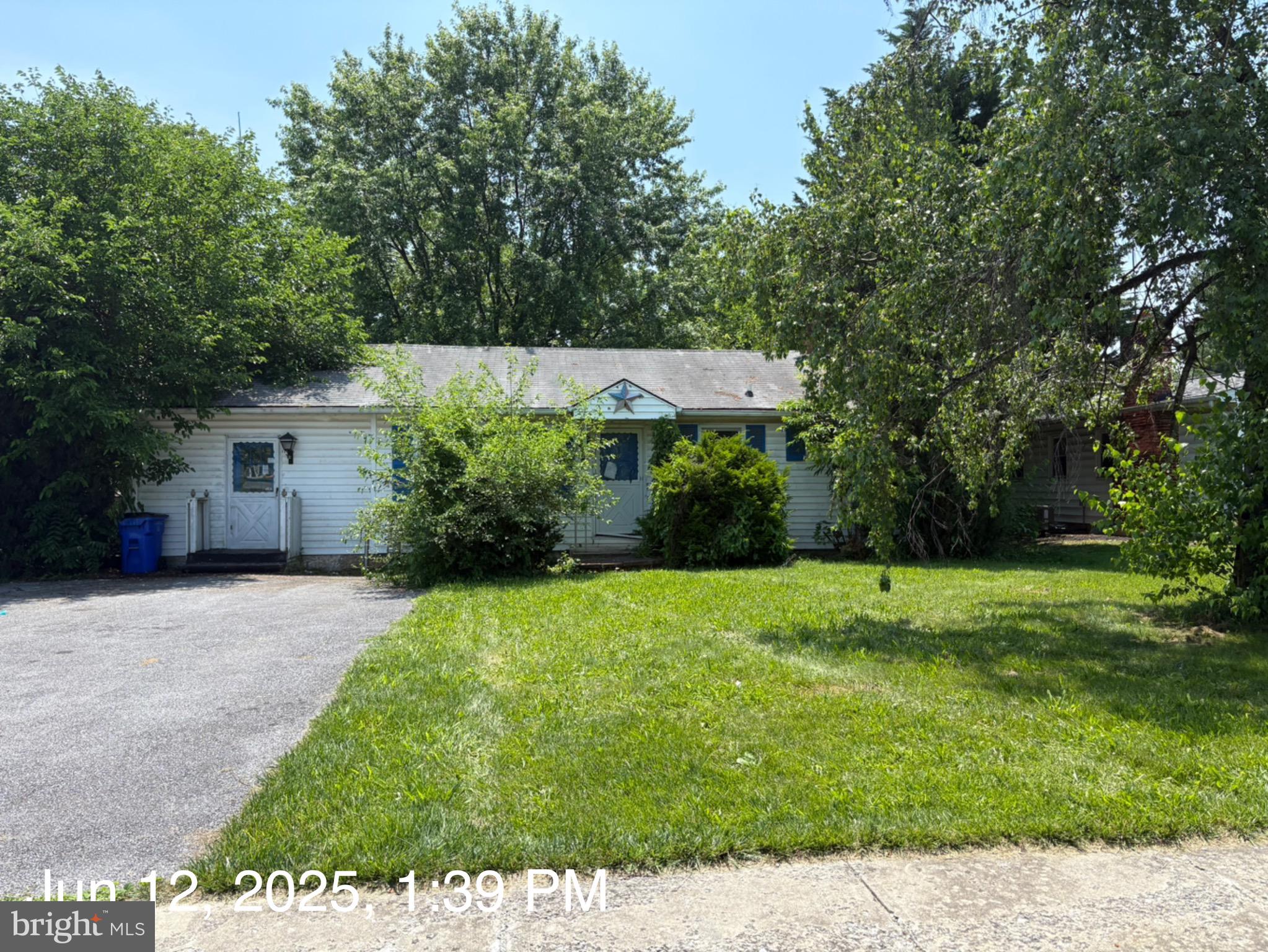 This ranch home has lots of potential. Perfect for the investor or handyperson looking for a project. Home has 2 bedrooms, 1 full bath, living room, family room, kitchen & dining room on main level. The full basement has space for rooms, or storage, has potential second bath. Will not last long, call today for your showing!
