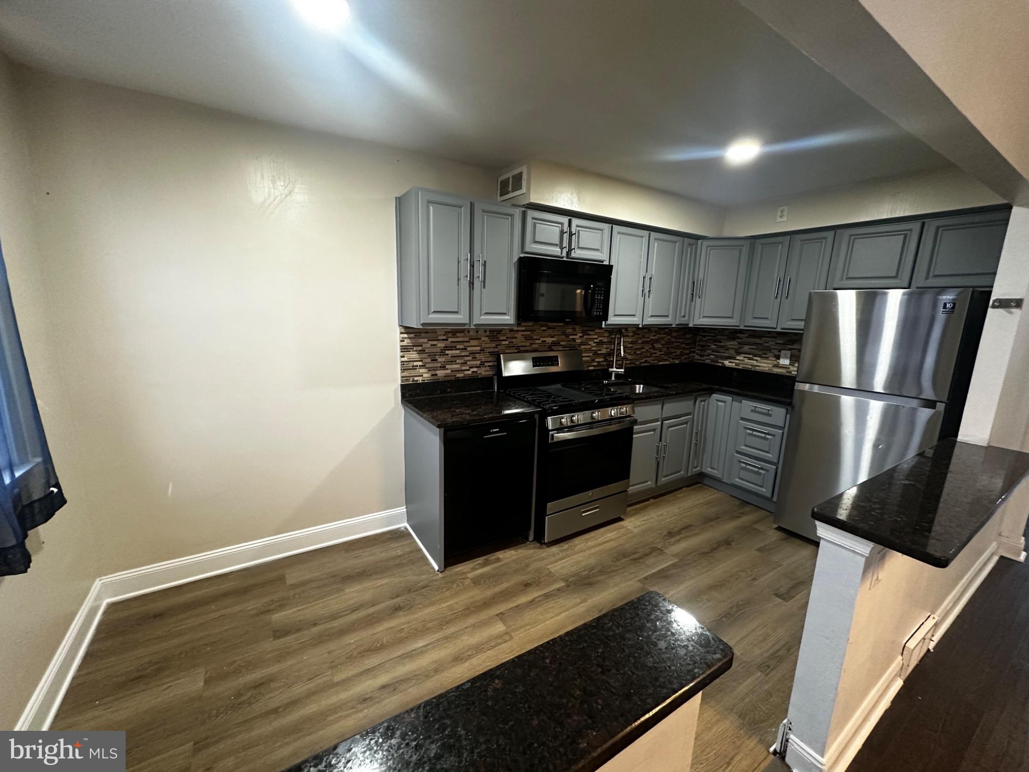 ACADEMY GARDENS - Residential