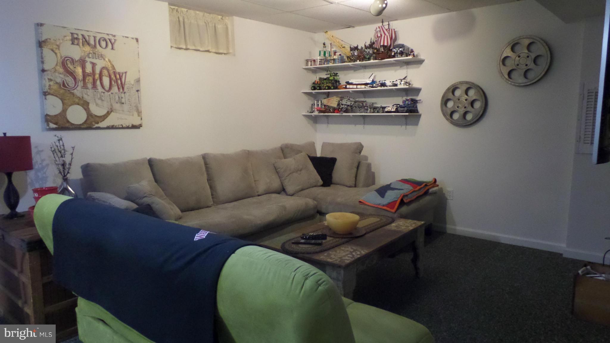 BEACHWOOD ESTATES - Residential