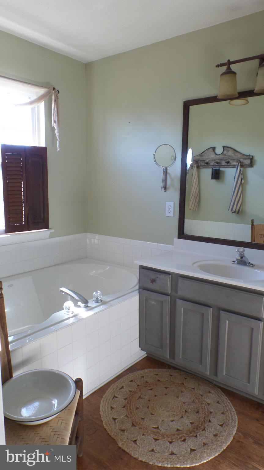 BEACHWOOD ESTATES - Residential