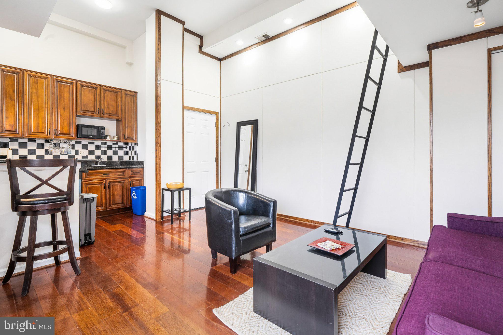 1125 12TH STREET NW 81