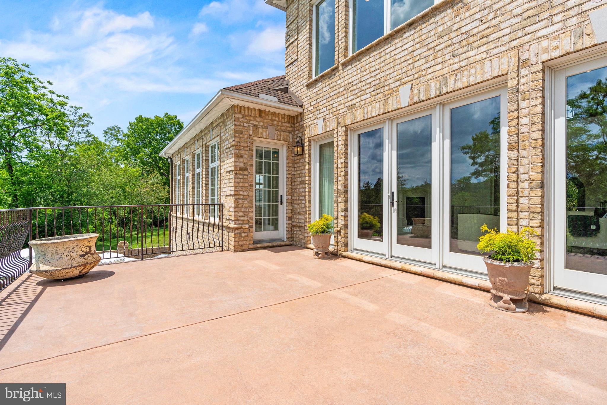 WILSHIRE ESTATES - Residential