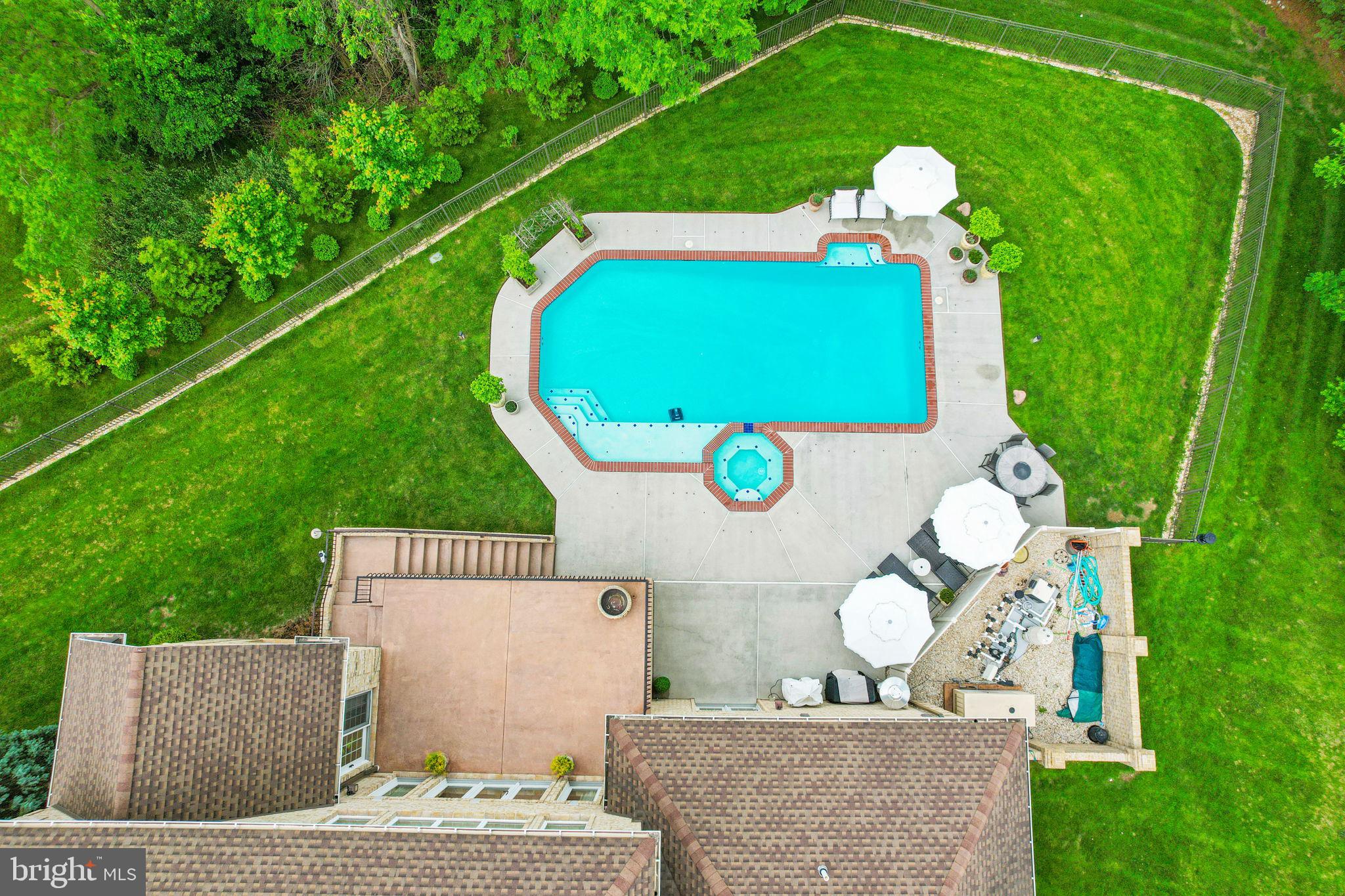 WILSHIRE ESTATES - Residential