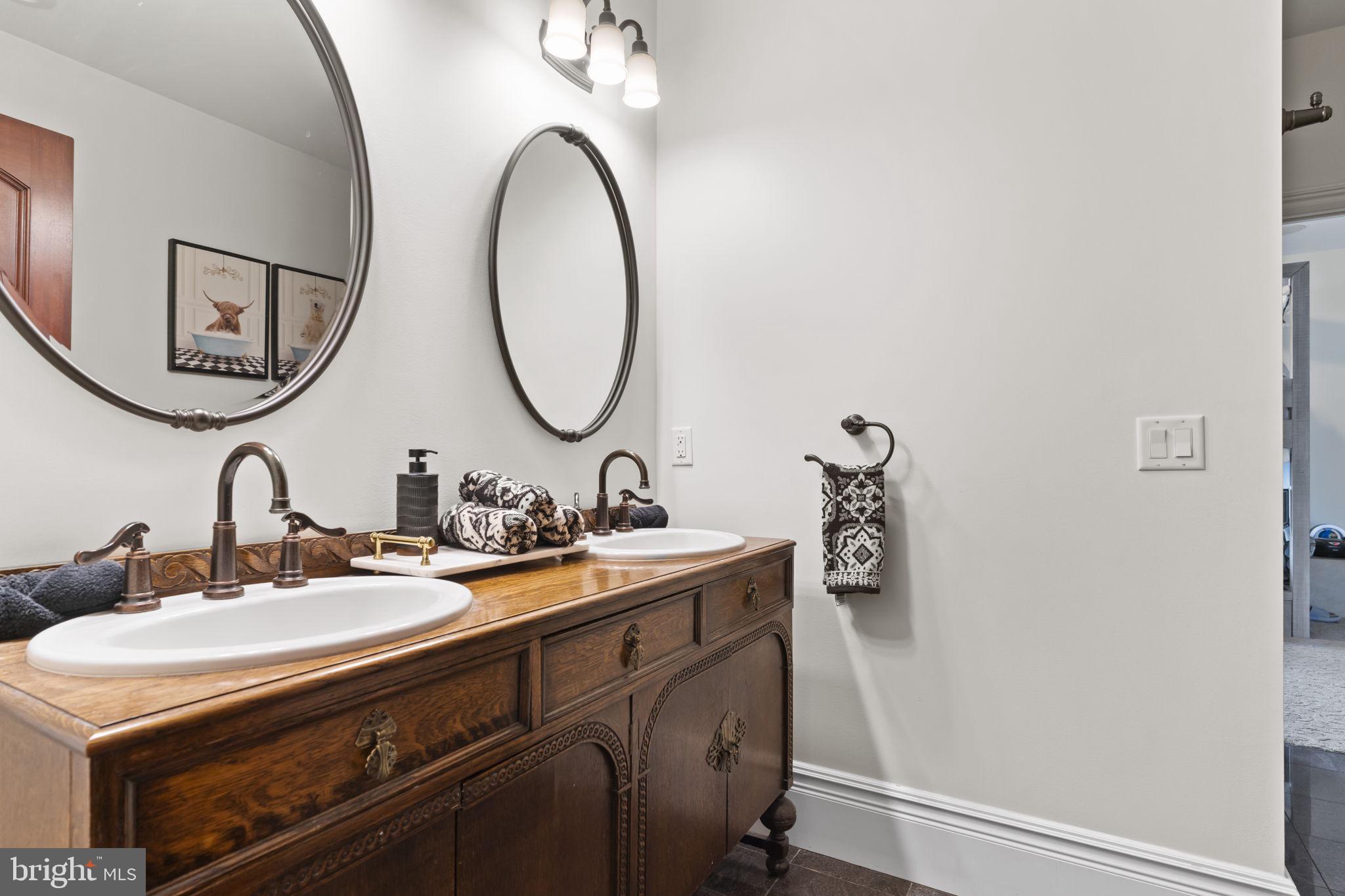 WILSHIRE ESTATES - Residential