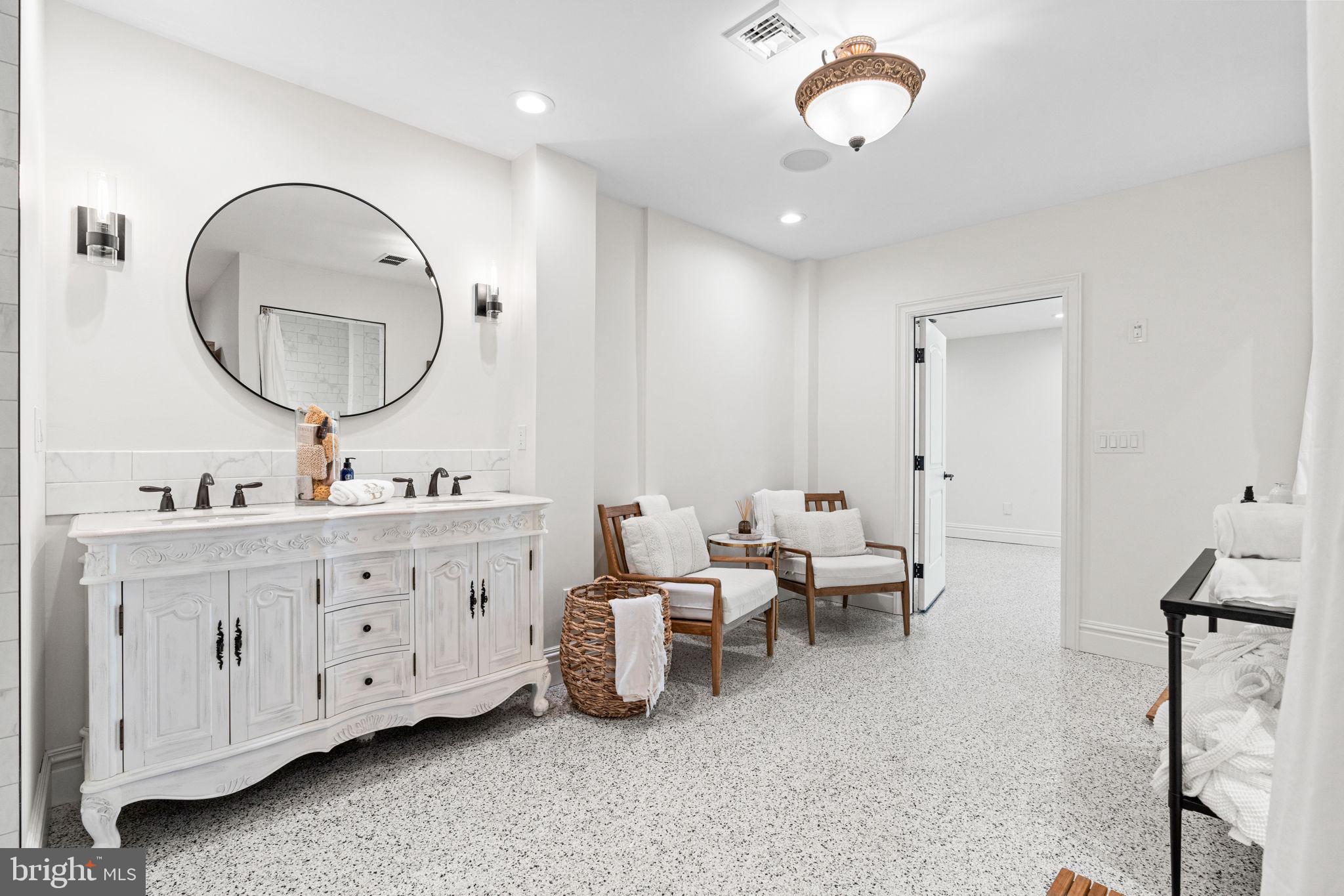 WILSHIRE ESTATES - Residential