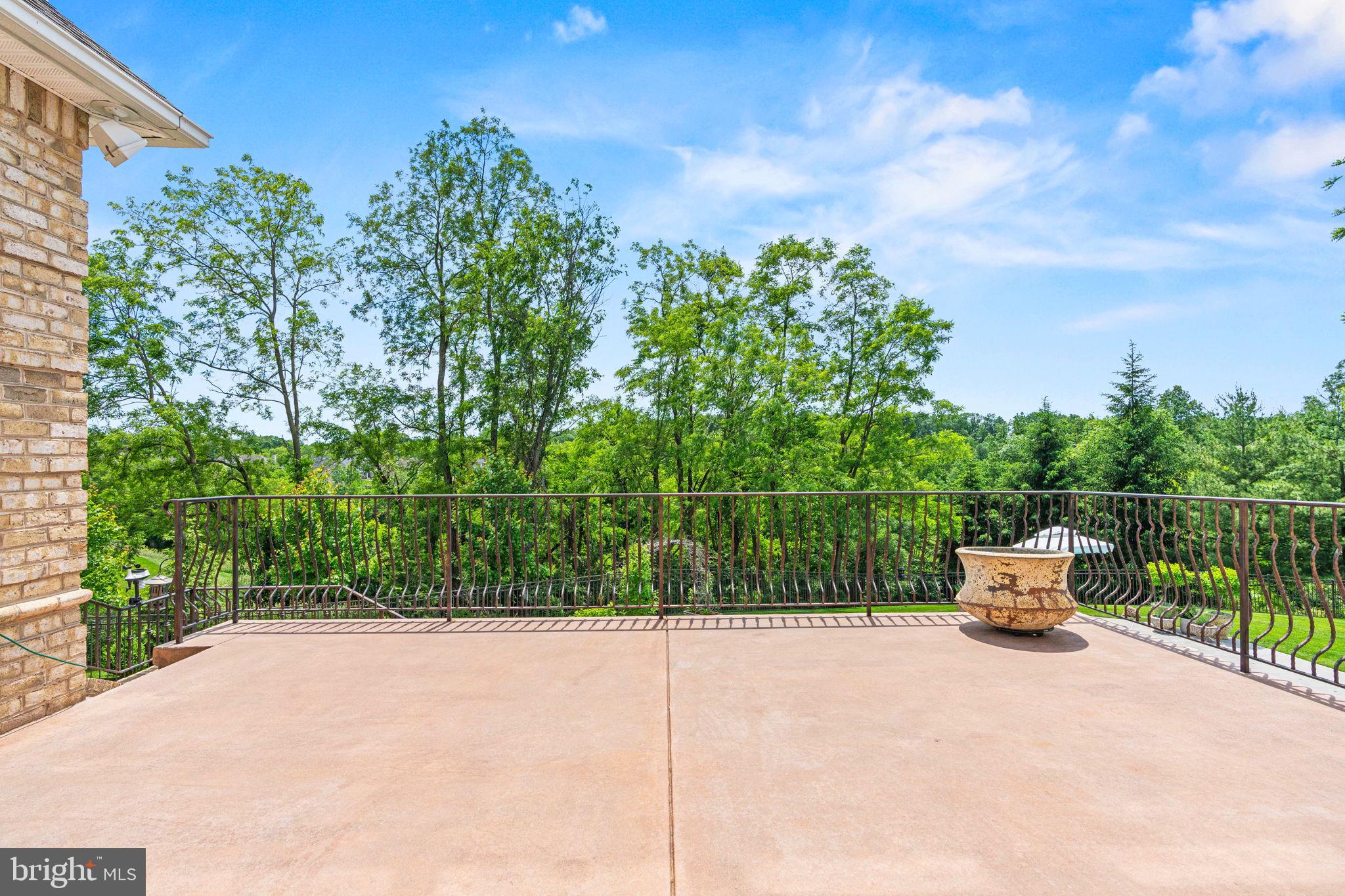 WILSHIRE ESTATES - Residential