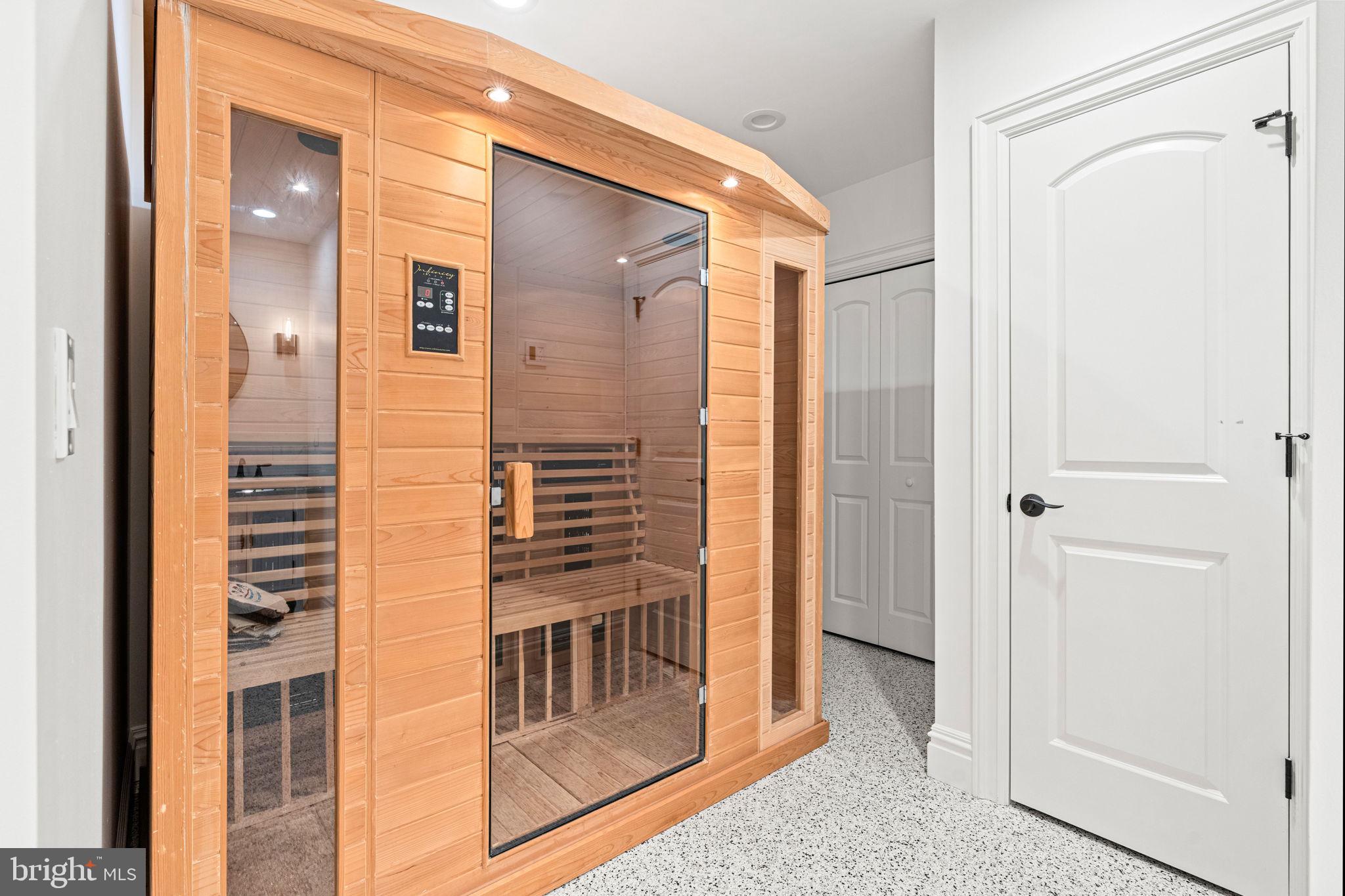 WILSHIRE ESTATES - Residential