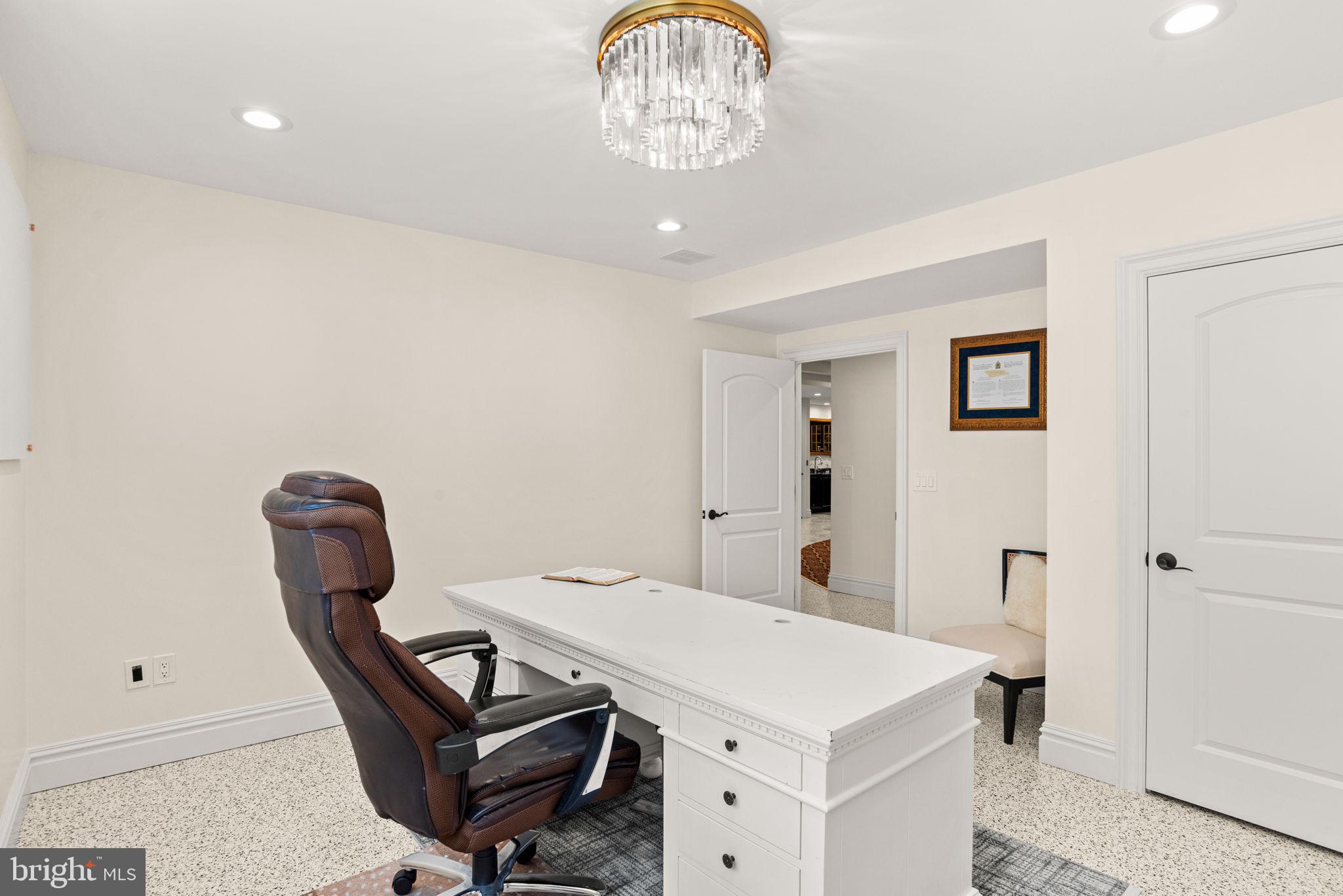 WILSHIRE ESTATES - Residential