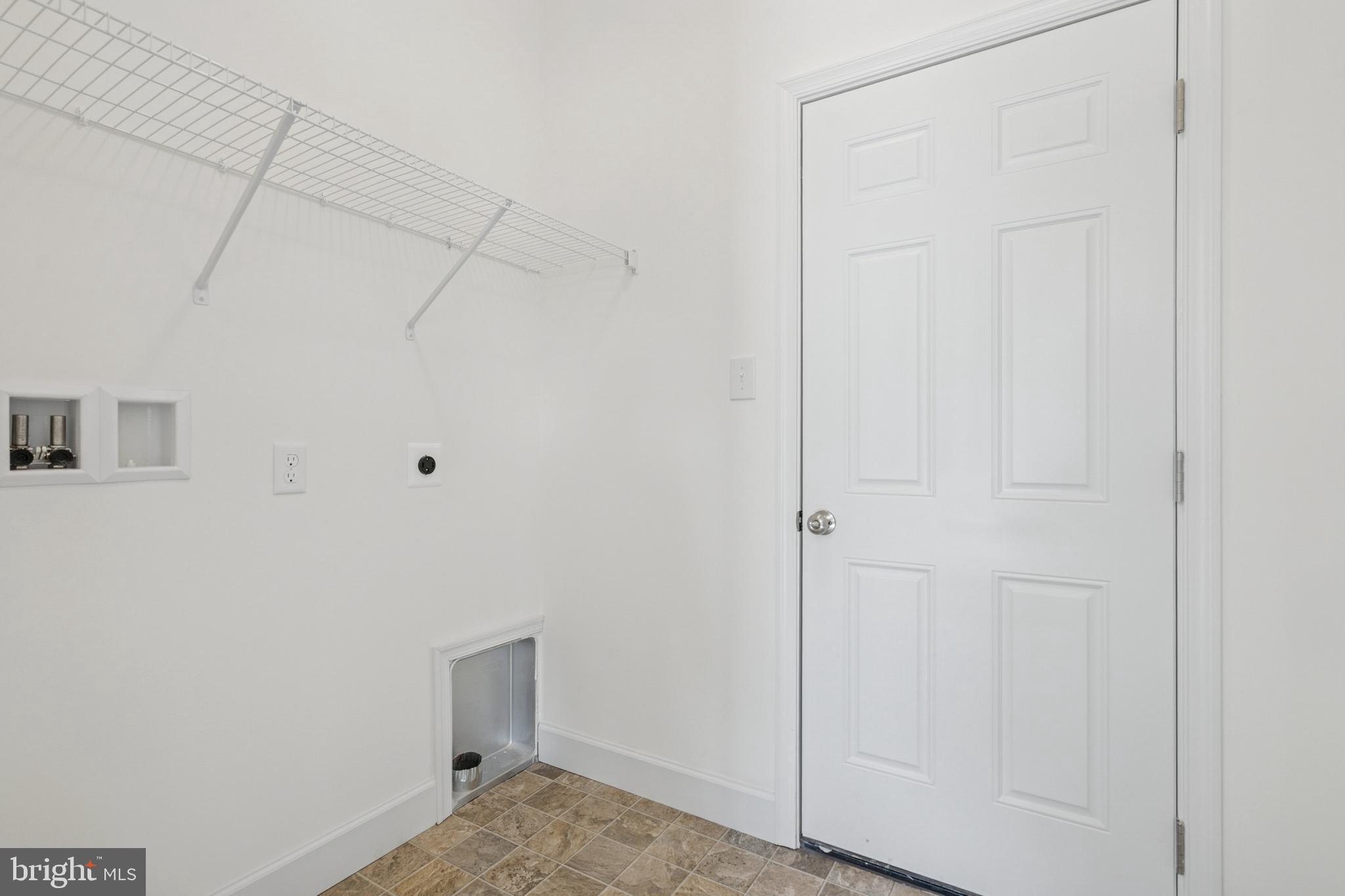 KINGS COURT AT BROWNSTONE - Residential