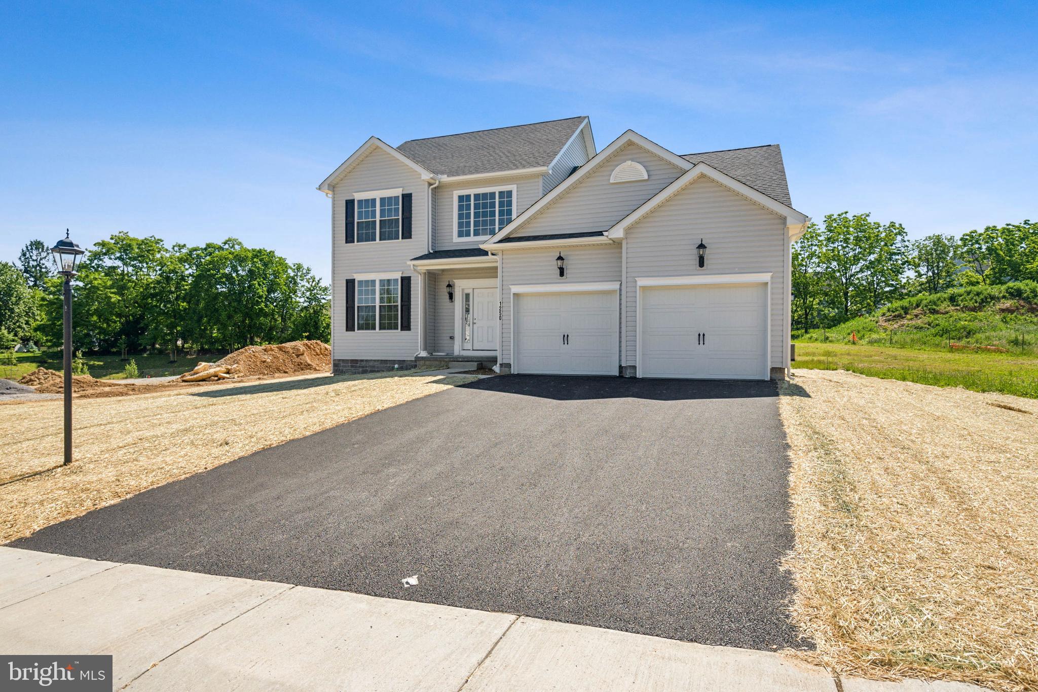 KINGS COURT AT BROWNSTONE - Residential