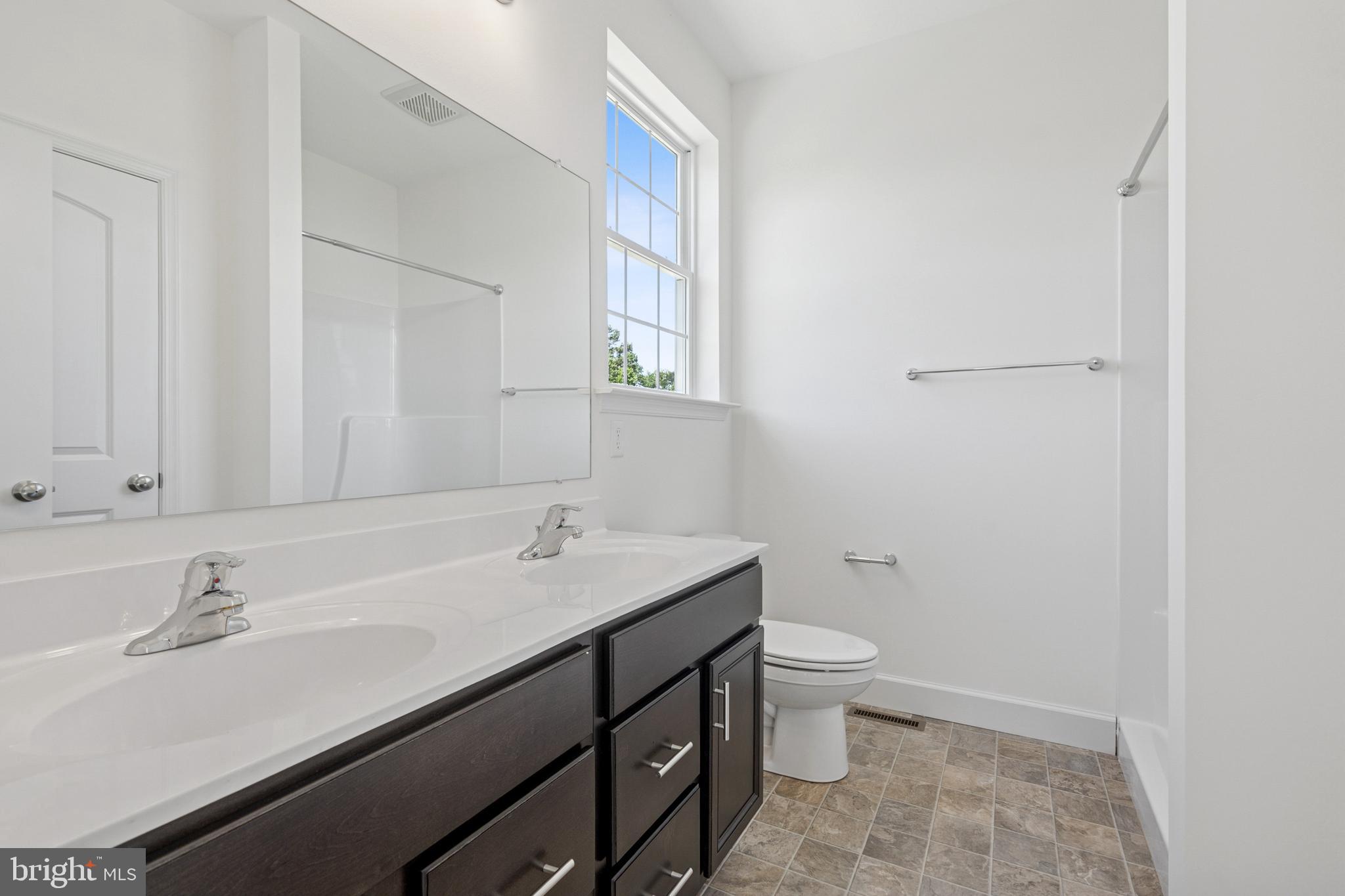 KINGS COURT AT BROWNSTONE - Residential