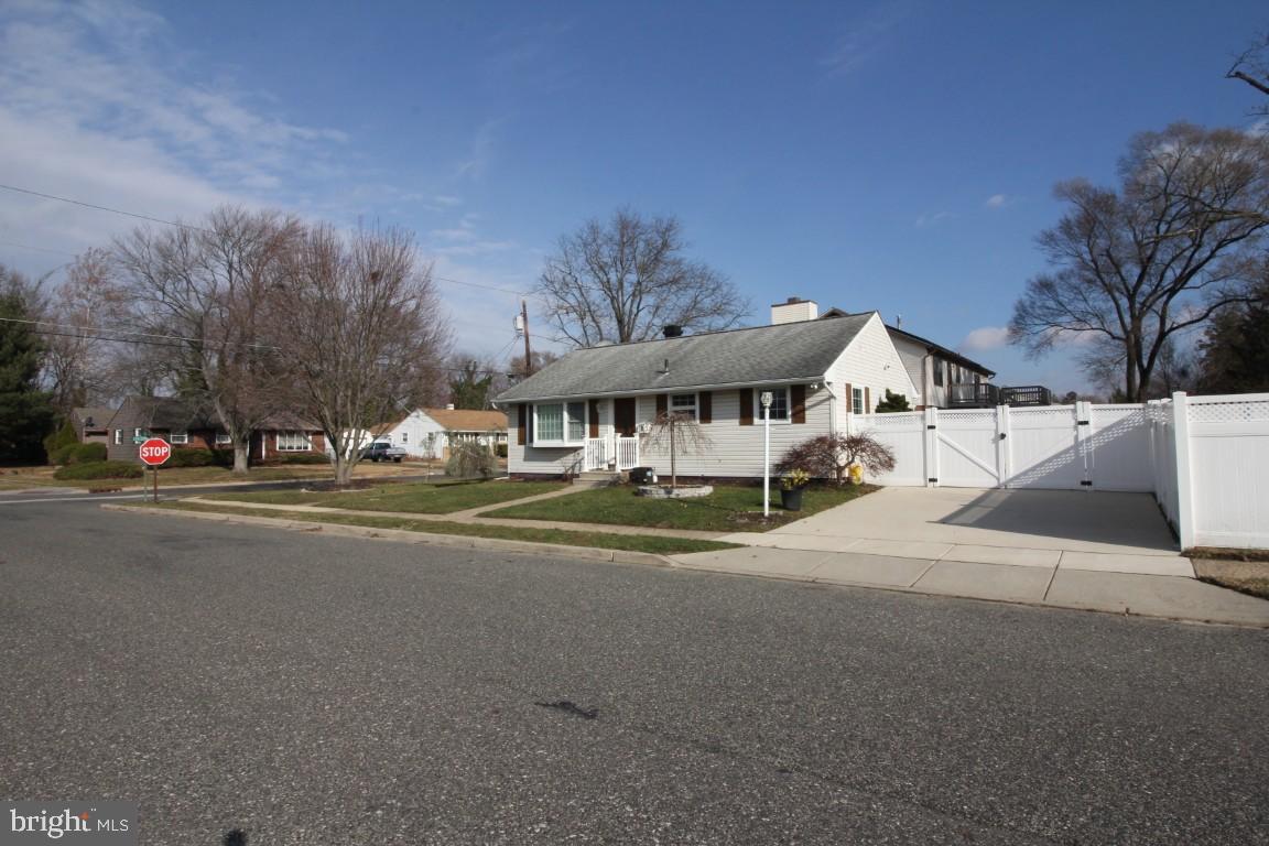 300 CRESSMONT AVENUE