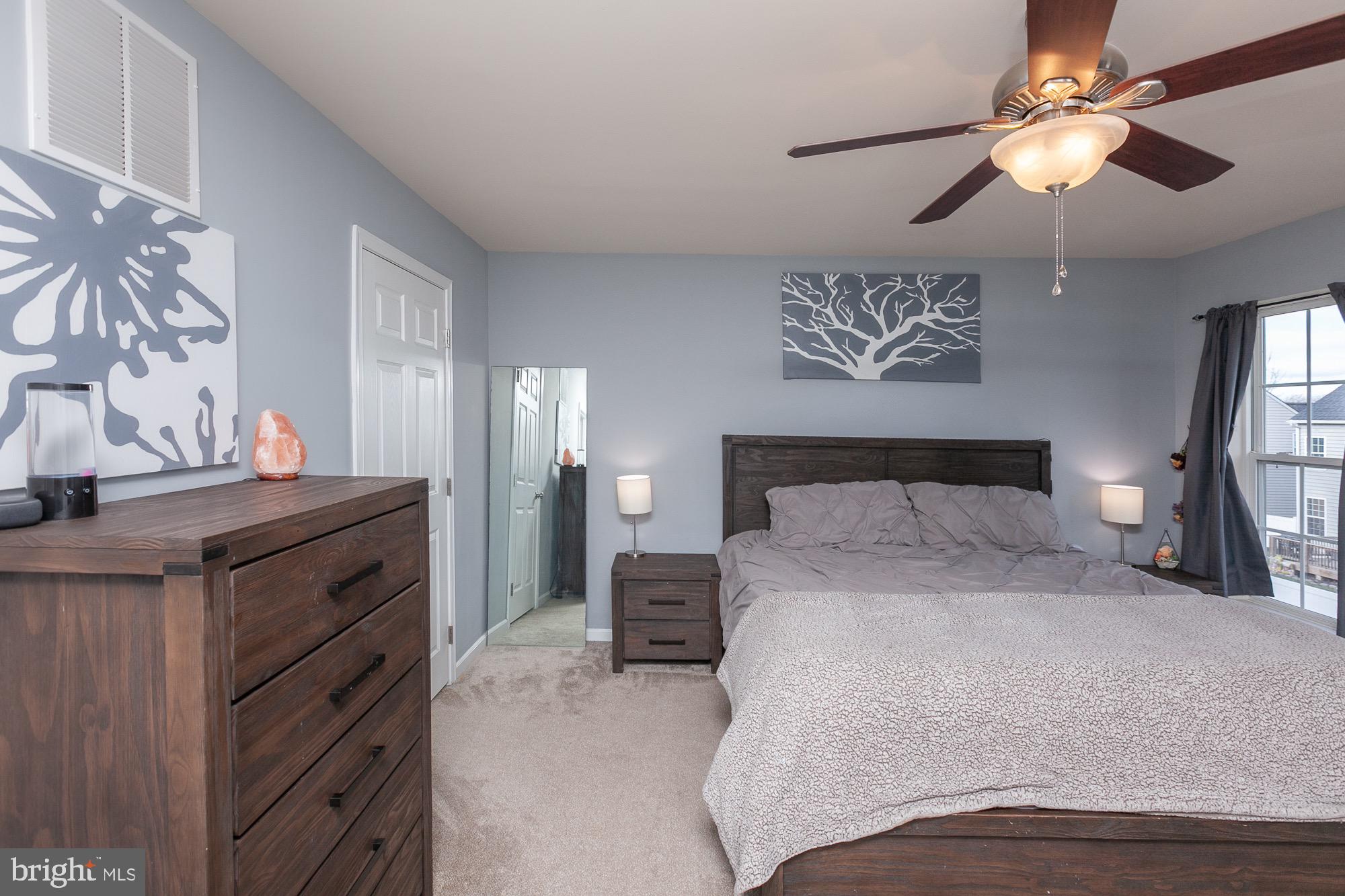 VILLAGE OF WASHINGTON TRAIL - Residential