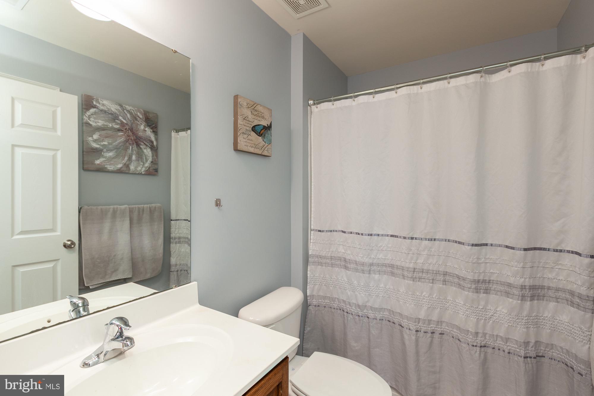 VILLAGE OF WASHINGTON TRAIL - Residential