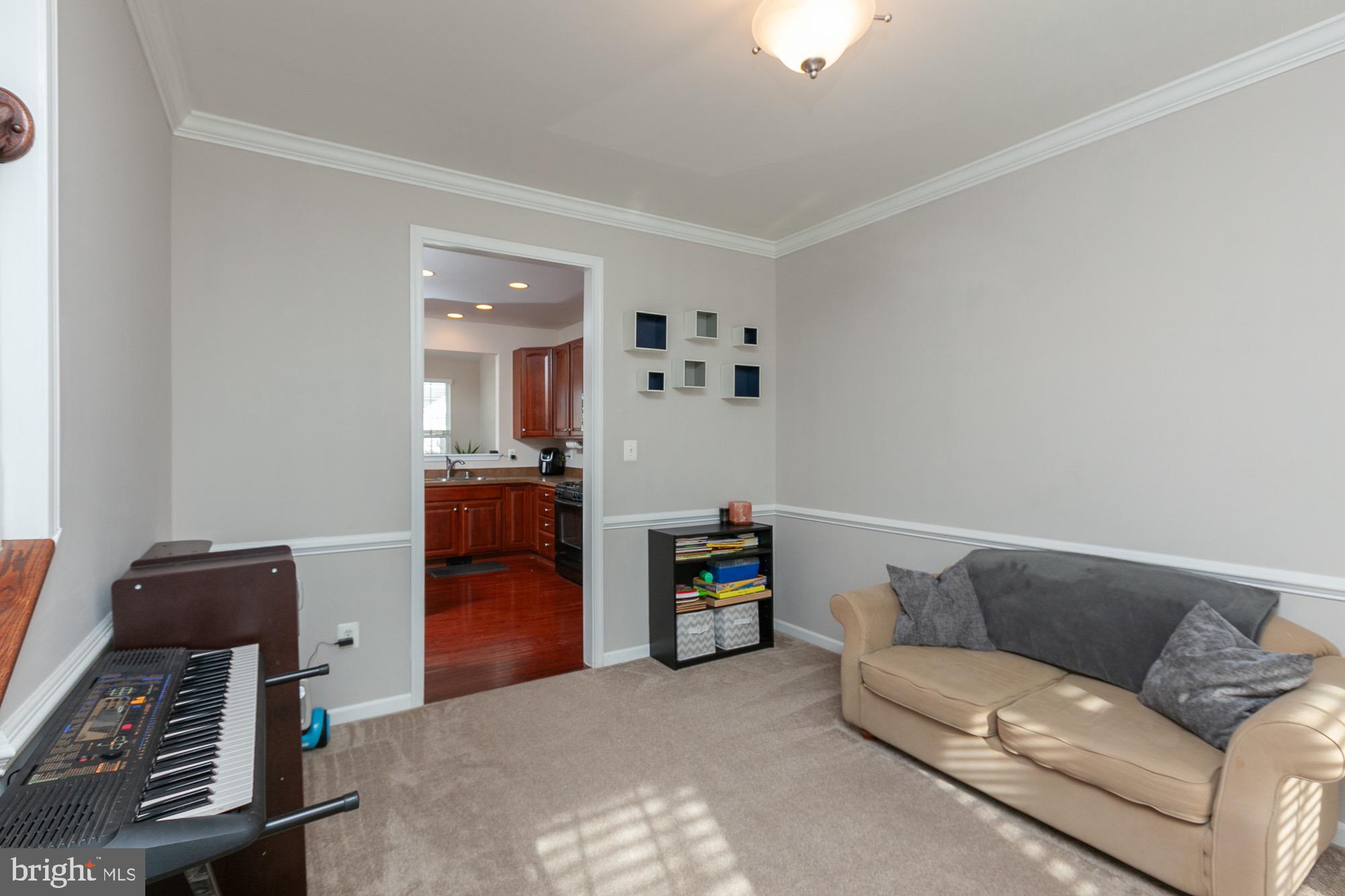 VILLAGE OF WASHINGTON TRAIL - Residential