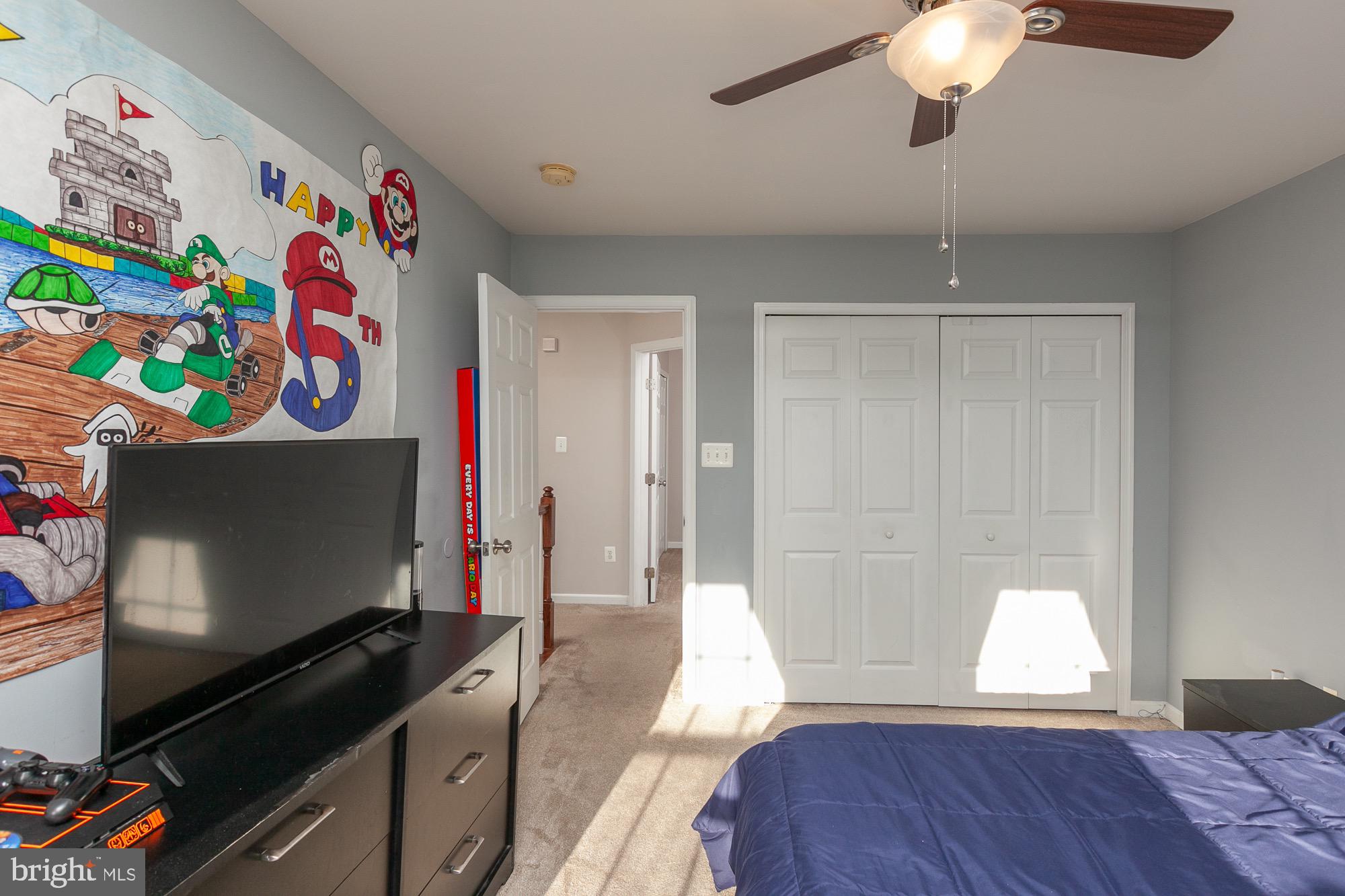 VILLAGE OF WASHINGTON TRAIL - Residential