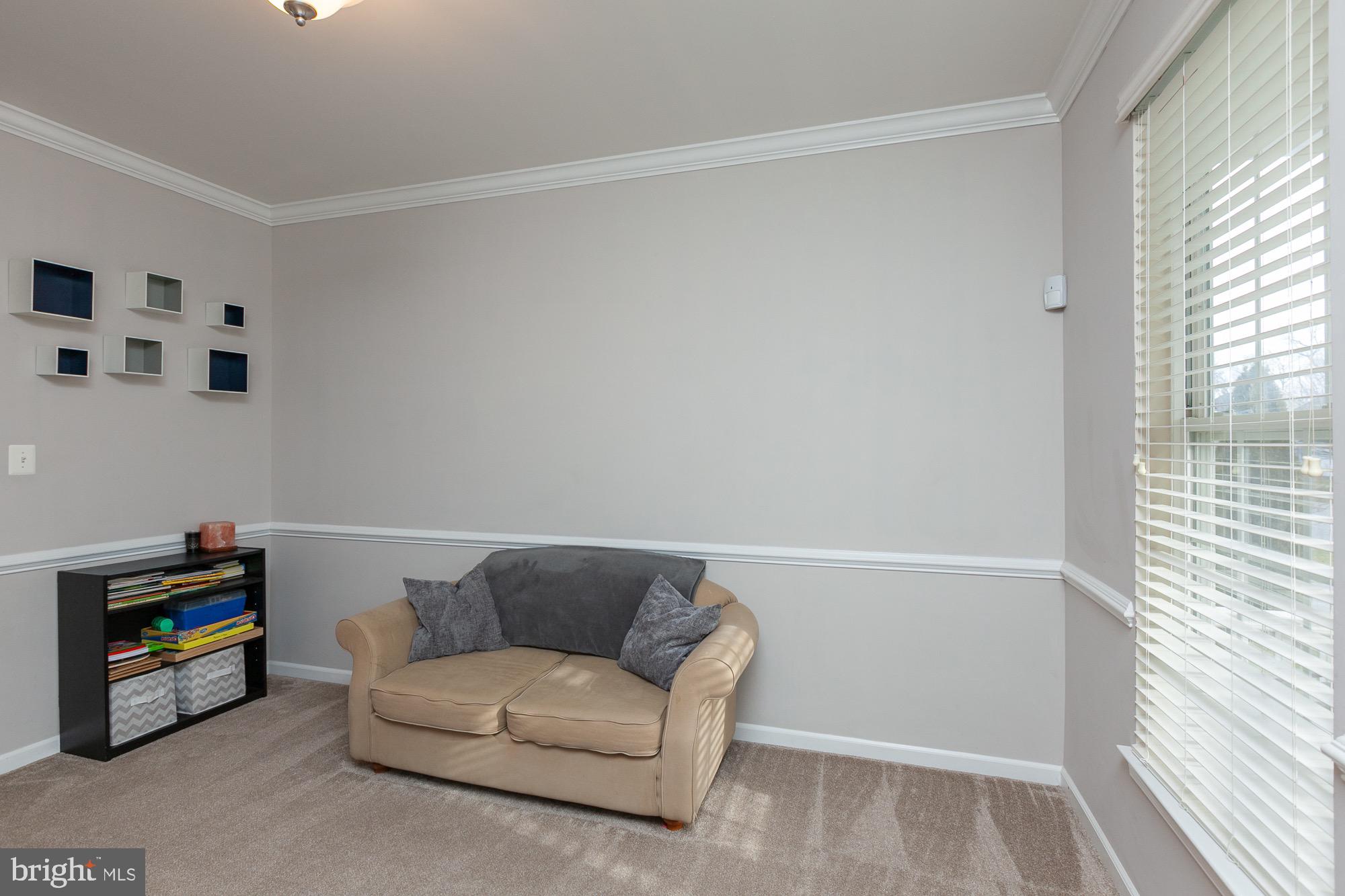 VILLAGE OF WASHINGTON TRAIL - Residential