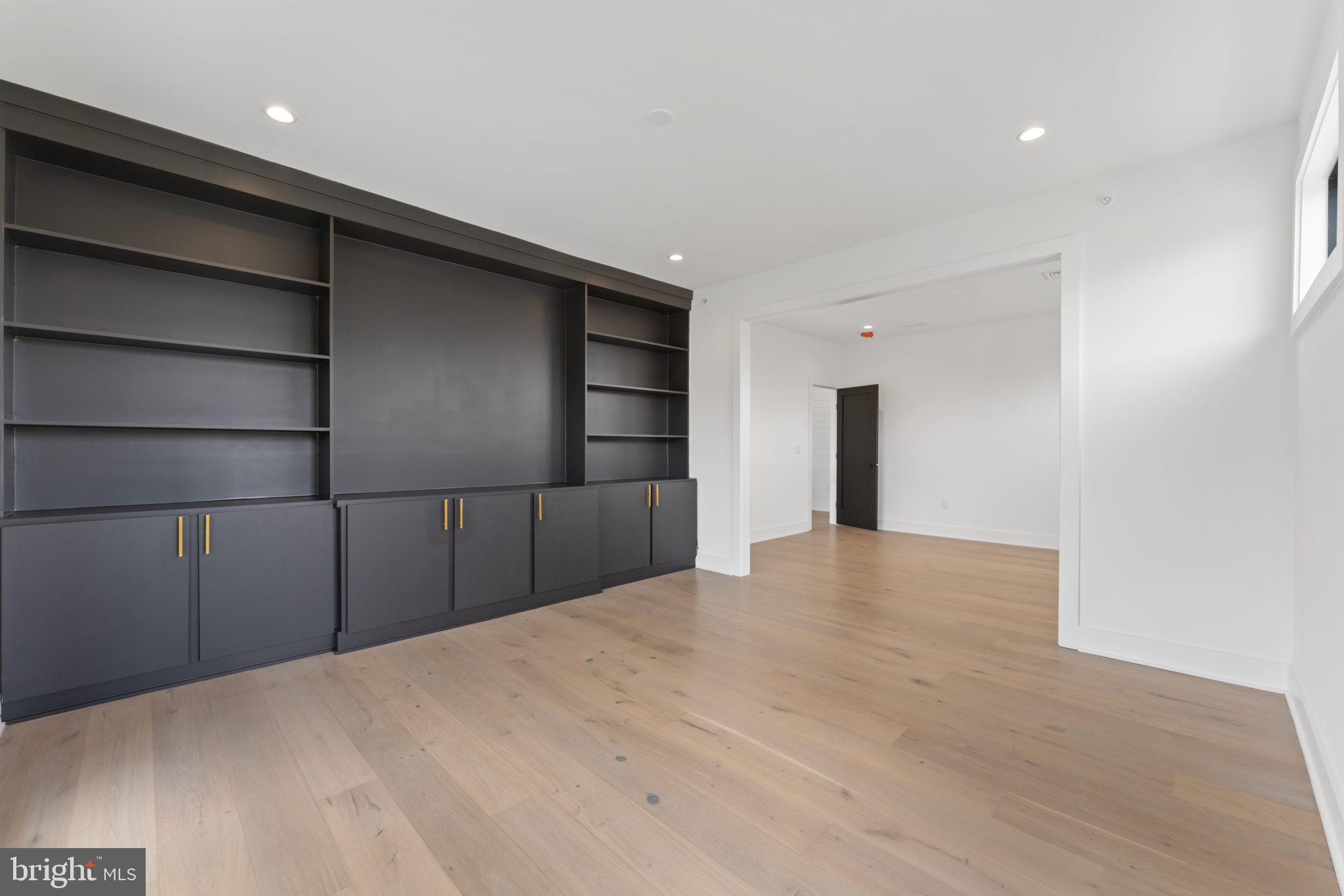 LAFAYETTE HILL - Residential