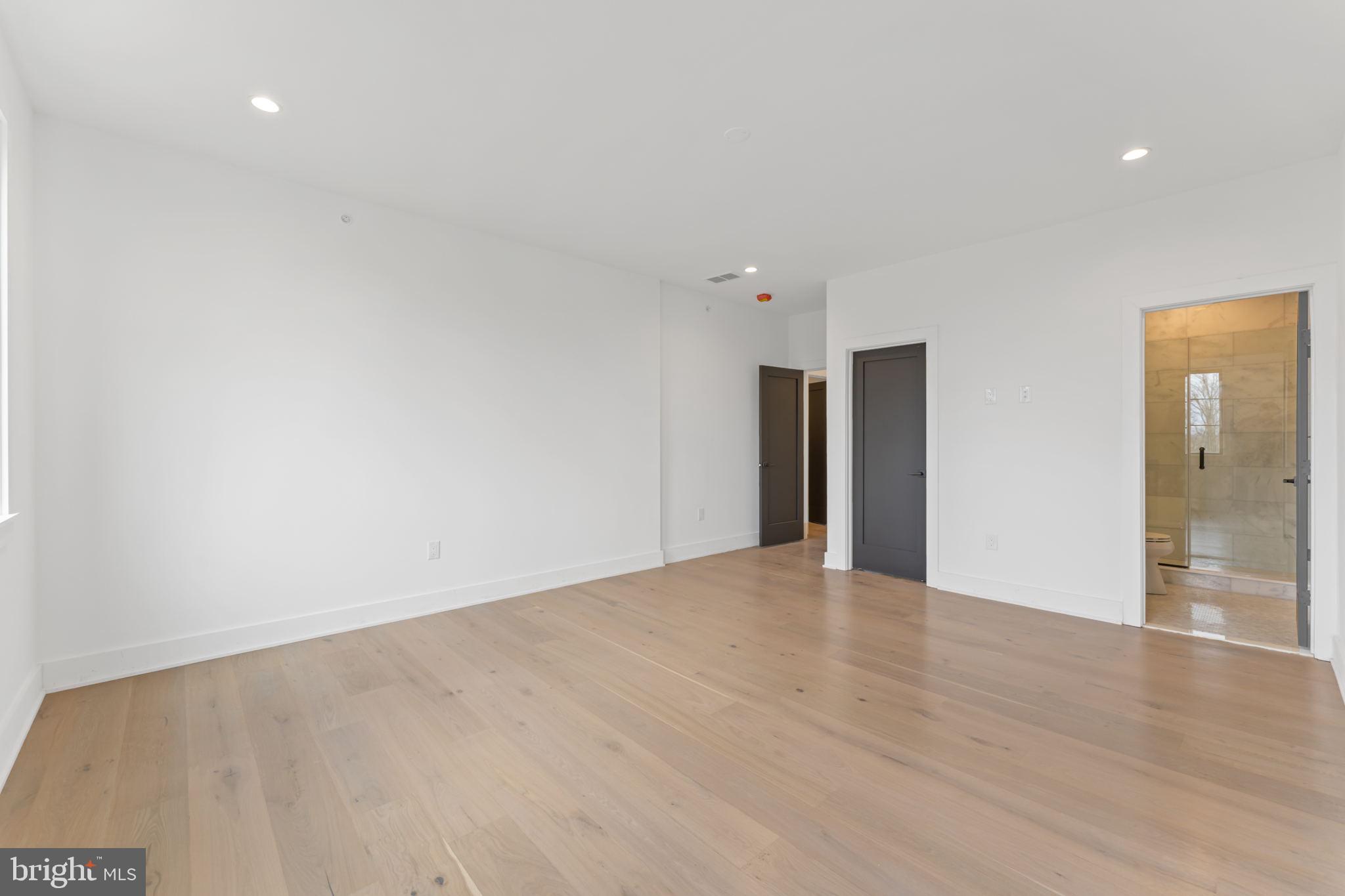 LAFAYETTE HILL - Residential