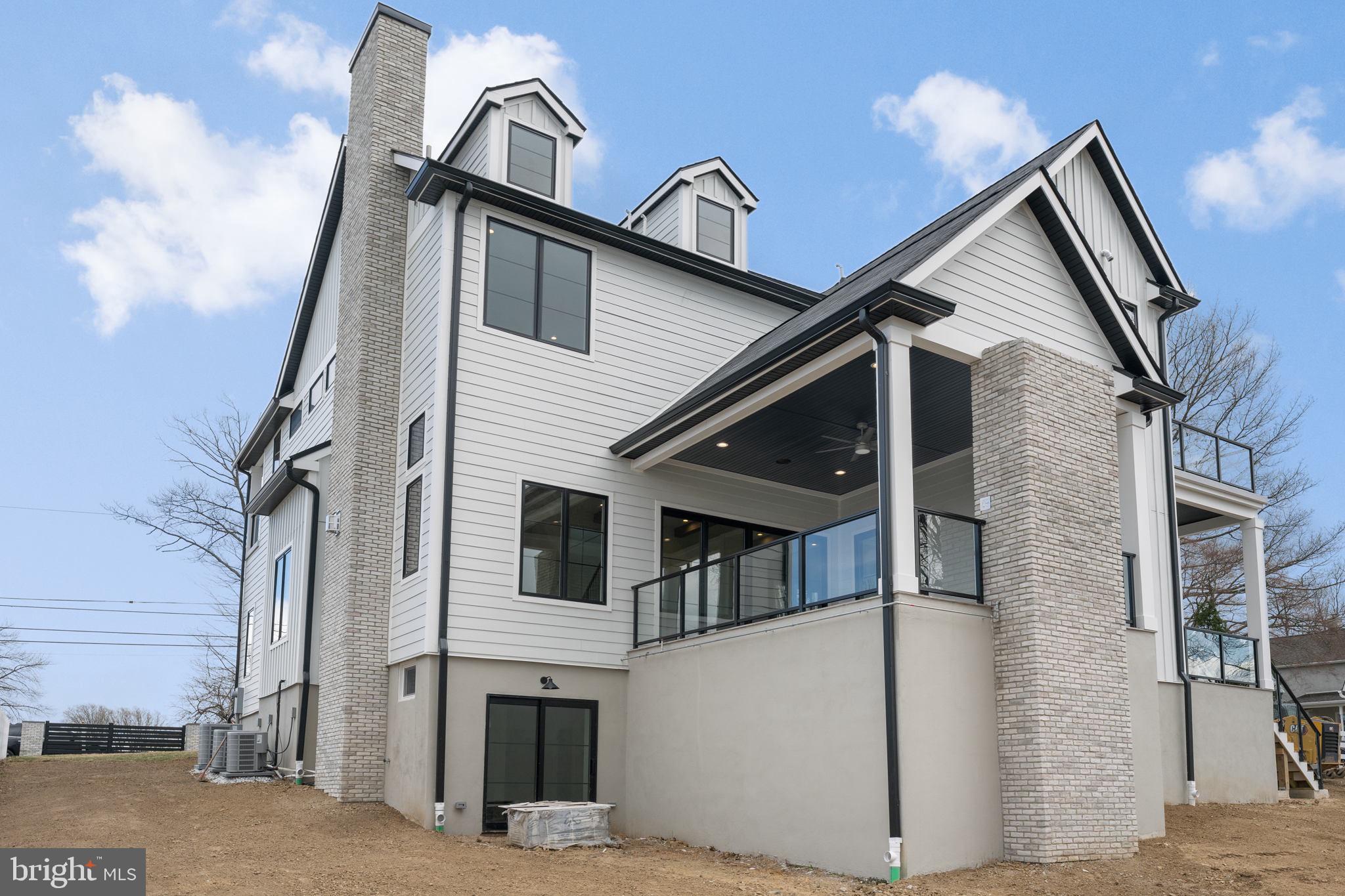 LAFAYETTE HILL - Residential