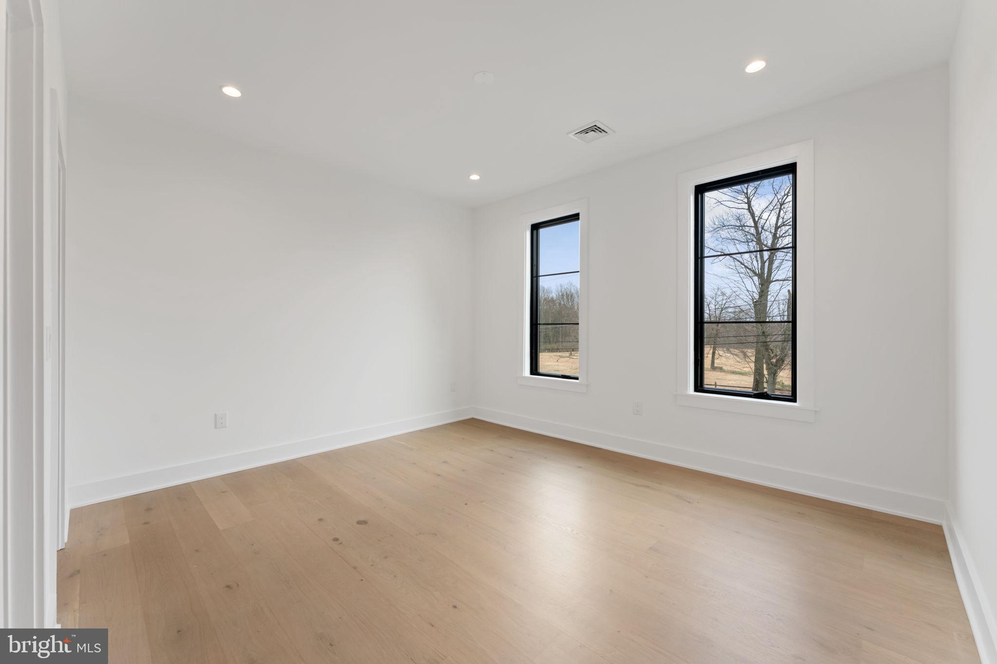 LAFAYETTE HILL - Residential