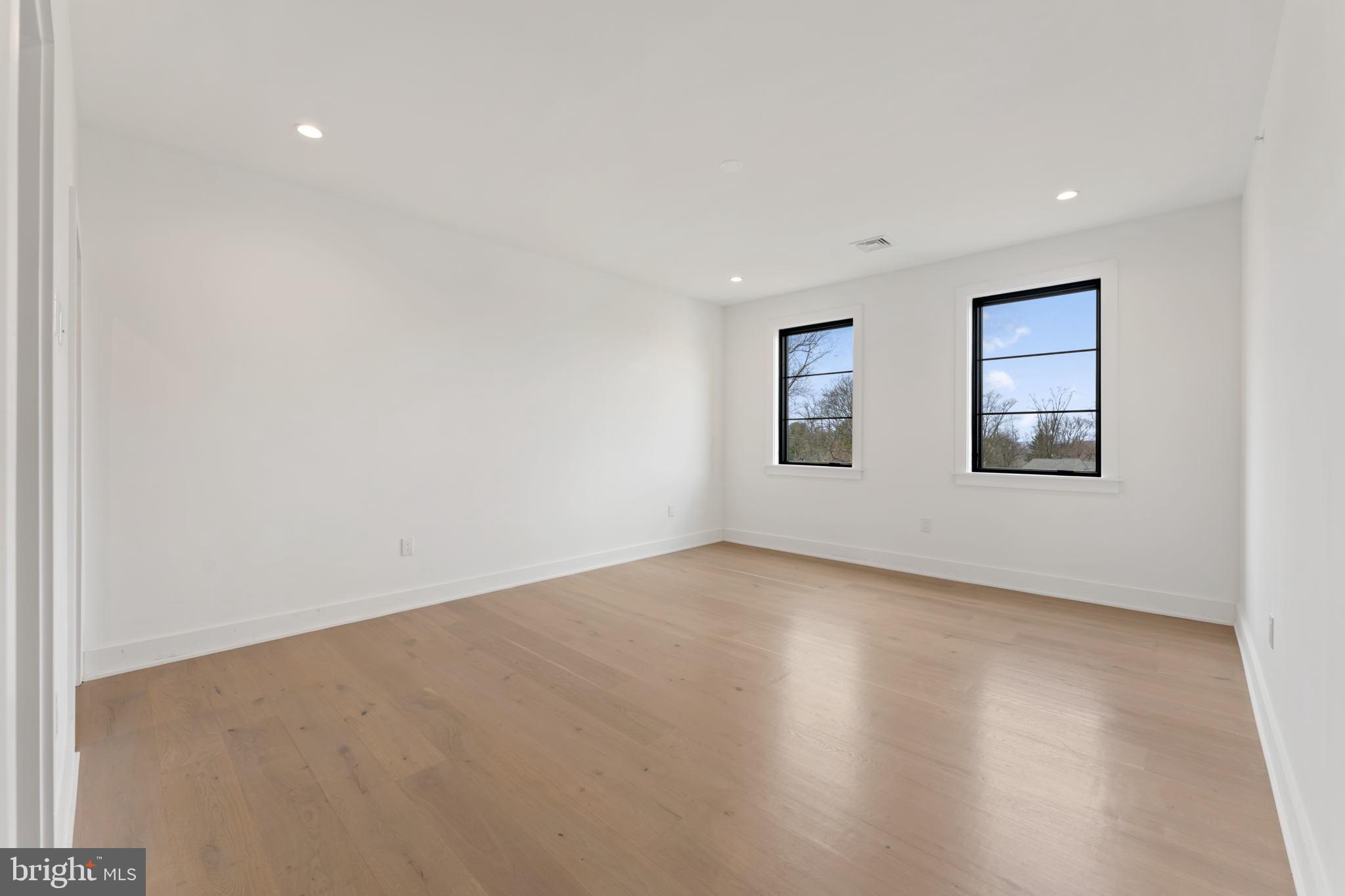 LAFAYETTE HILL - Residential