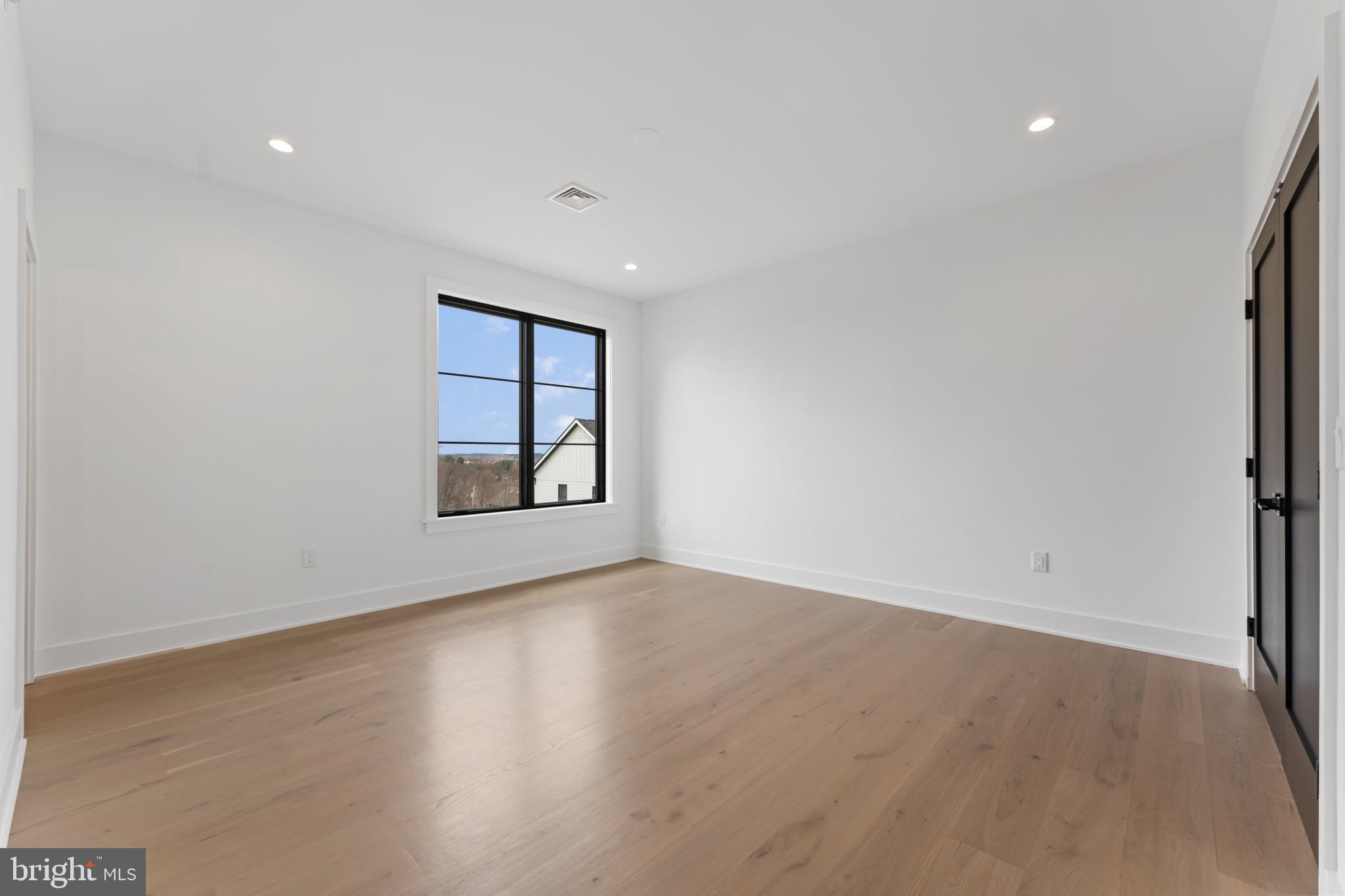 LAFAYETTE HILL - Residential