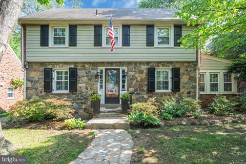 807 HILLWOOD AVENUE FALLS CHURCH VA 22042
