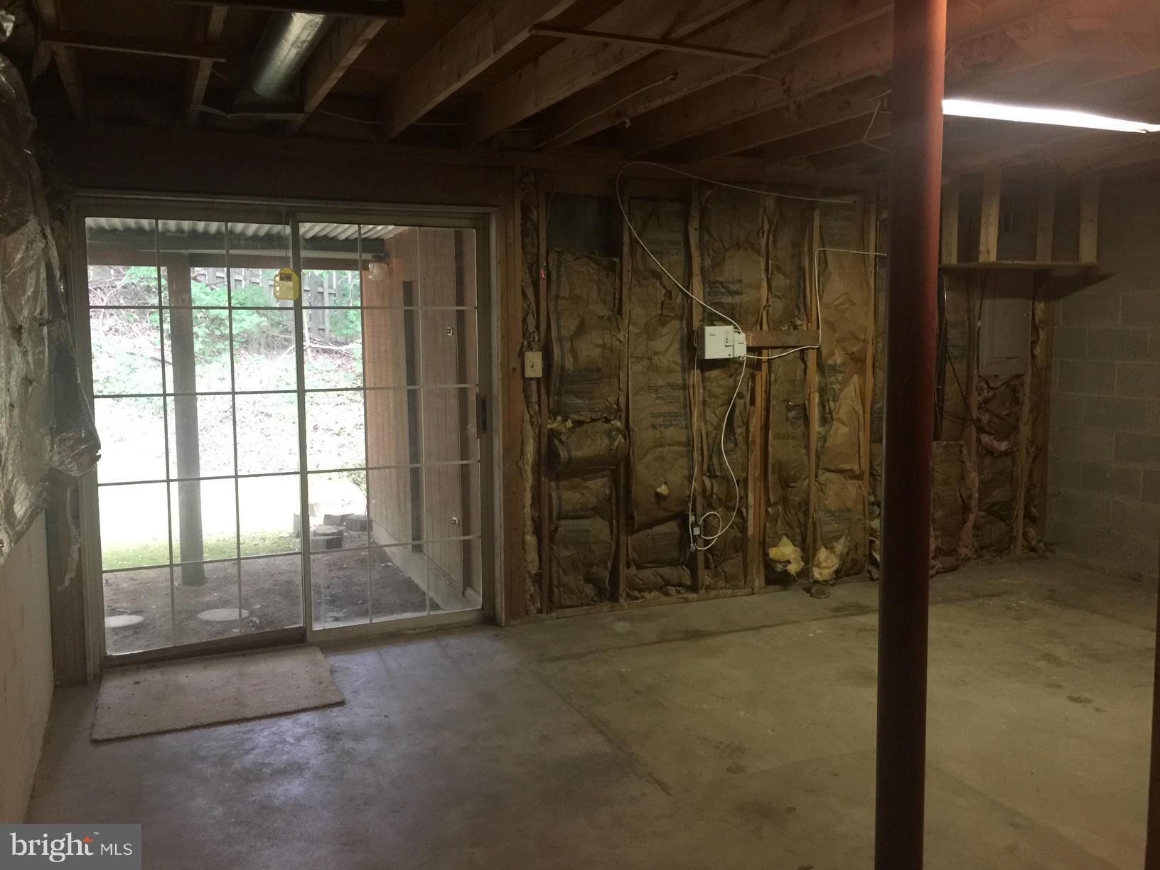 ROLLINGWOOD VILLAGE - Residential Lease