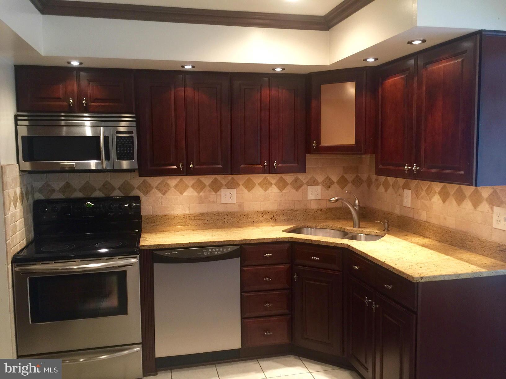 ROLLINGWOOD VILLAGE - Residential Lease