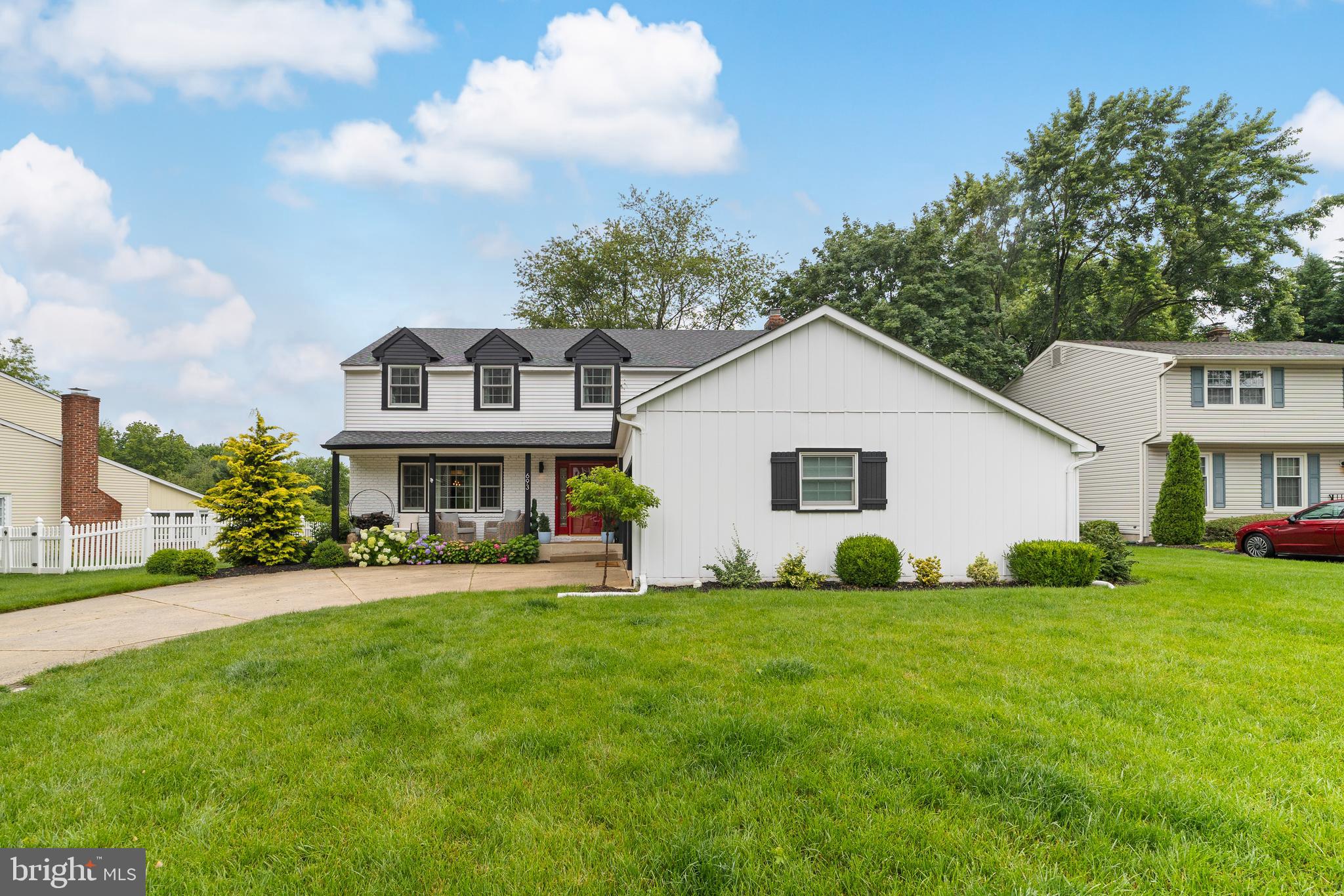 693 LINCOLN DRIVE