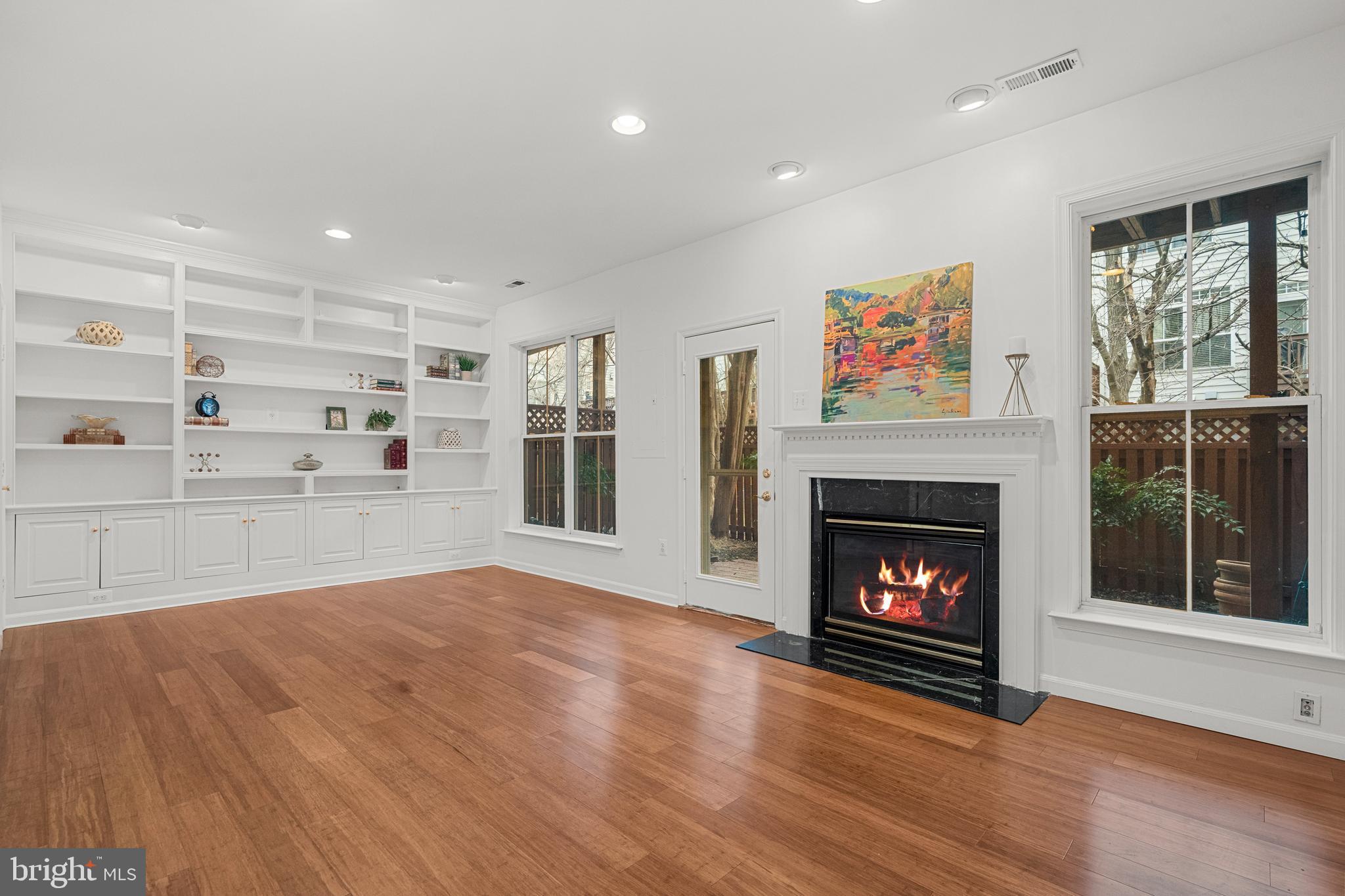 CAMERON STATION - Residential