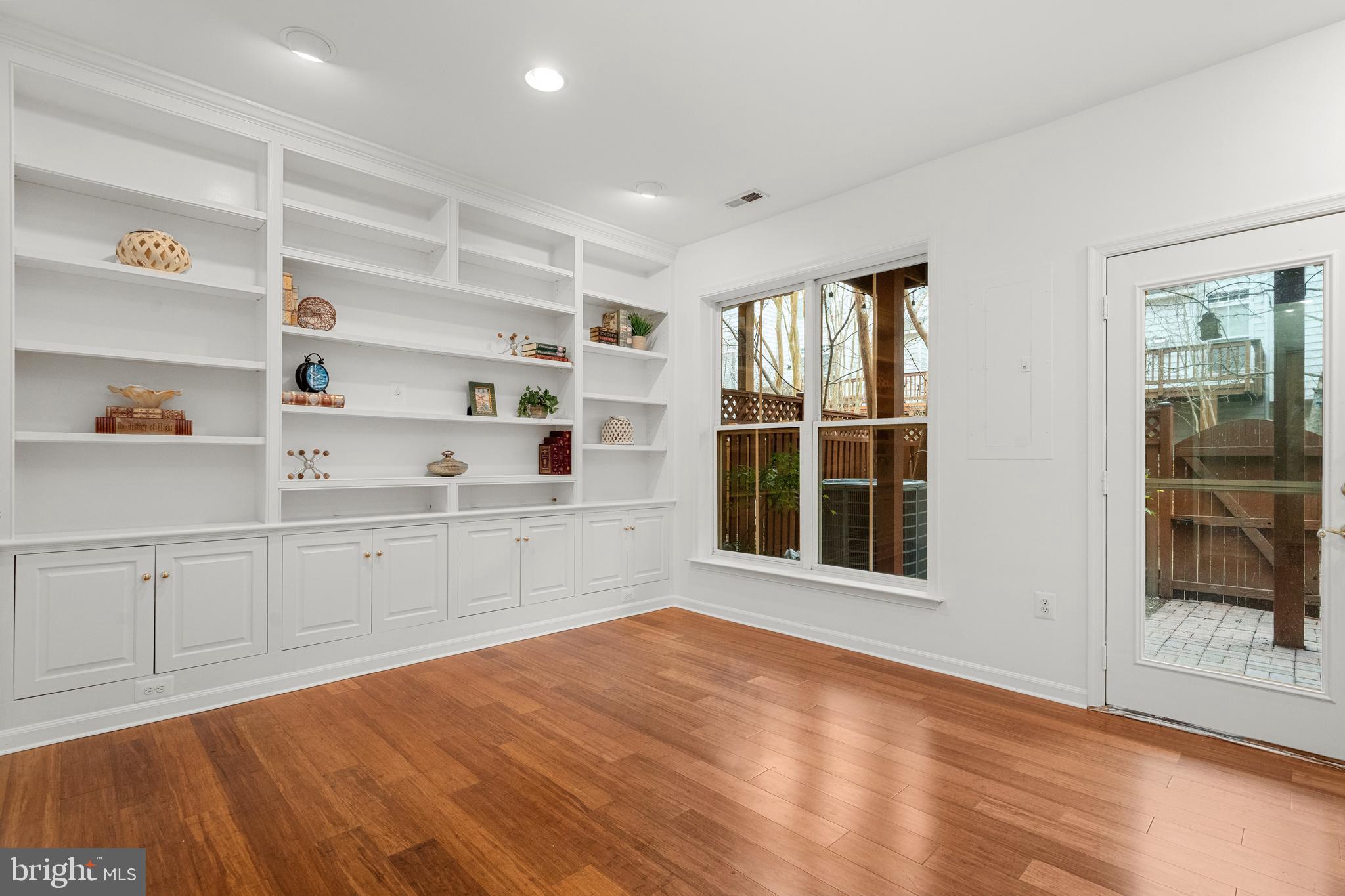 CAMERON STATION - Residential