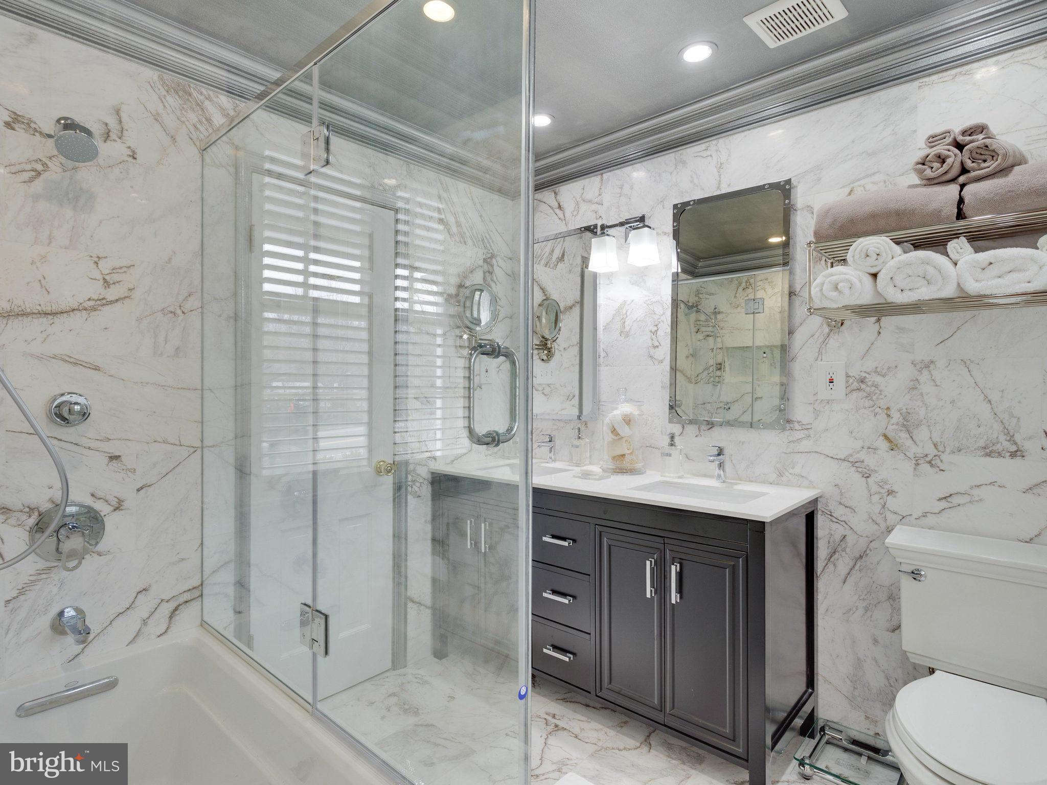 BARCROFT WOODS - Residential Lease