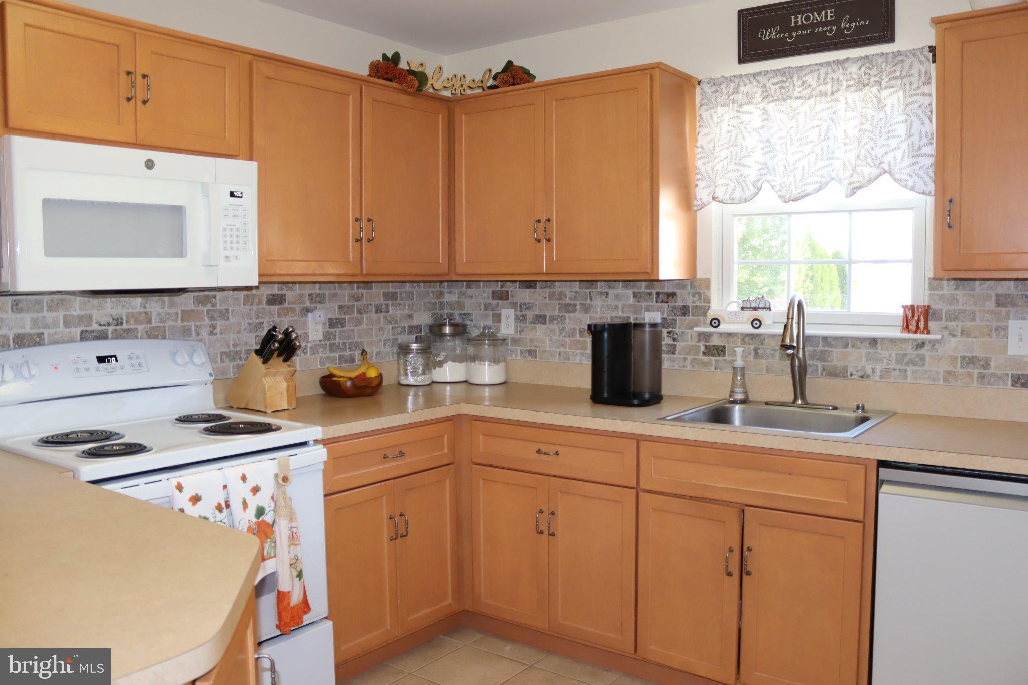1785 CHATEAU PLACE