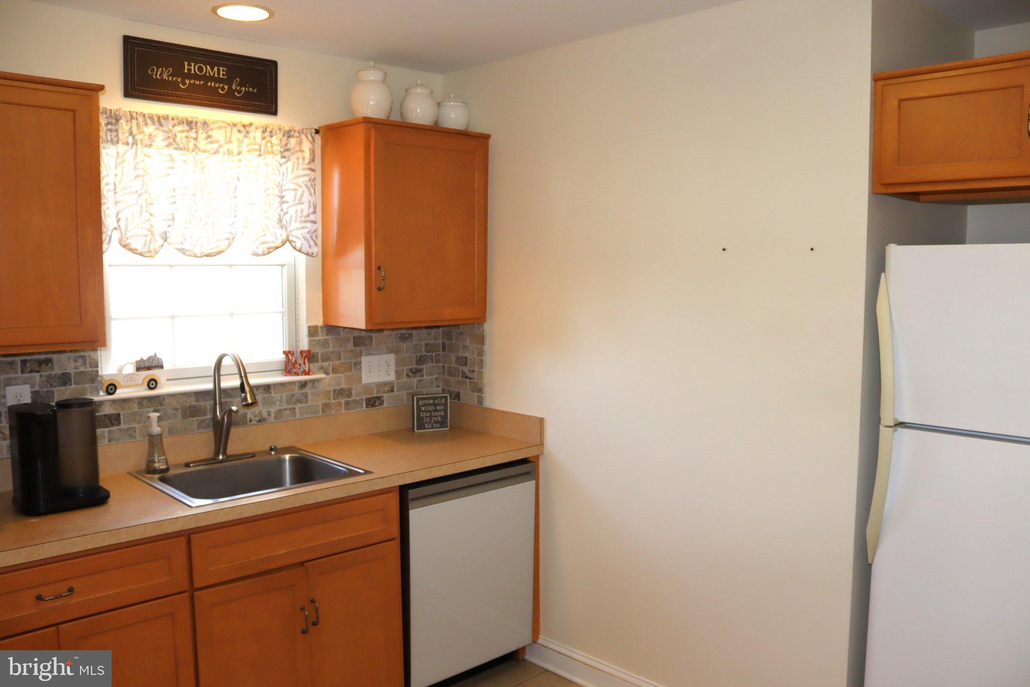 1785 CHATEAU PLACE