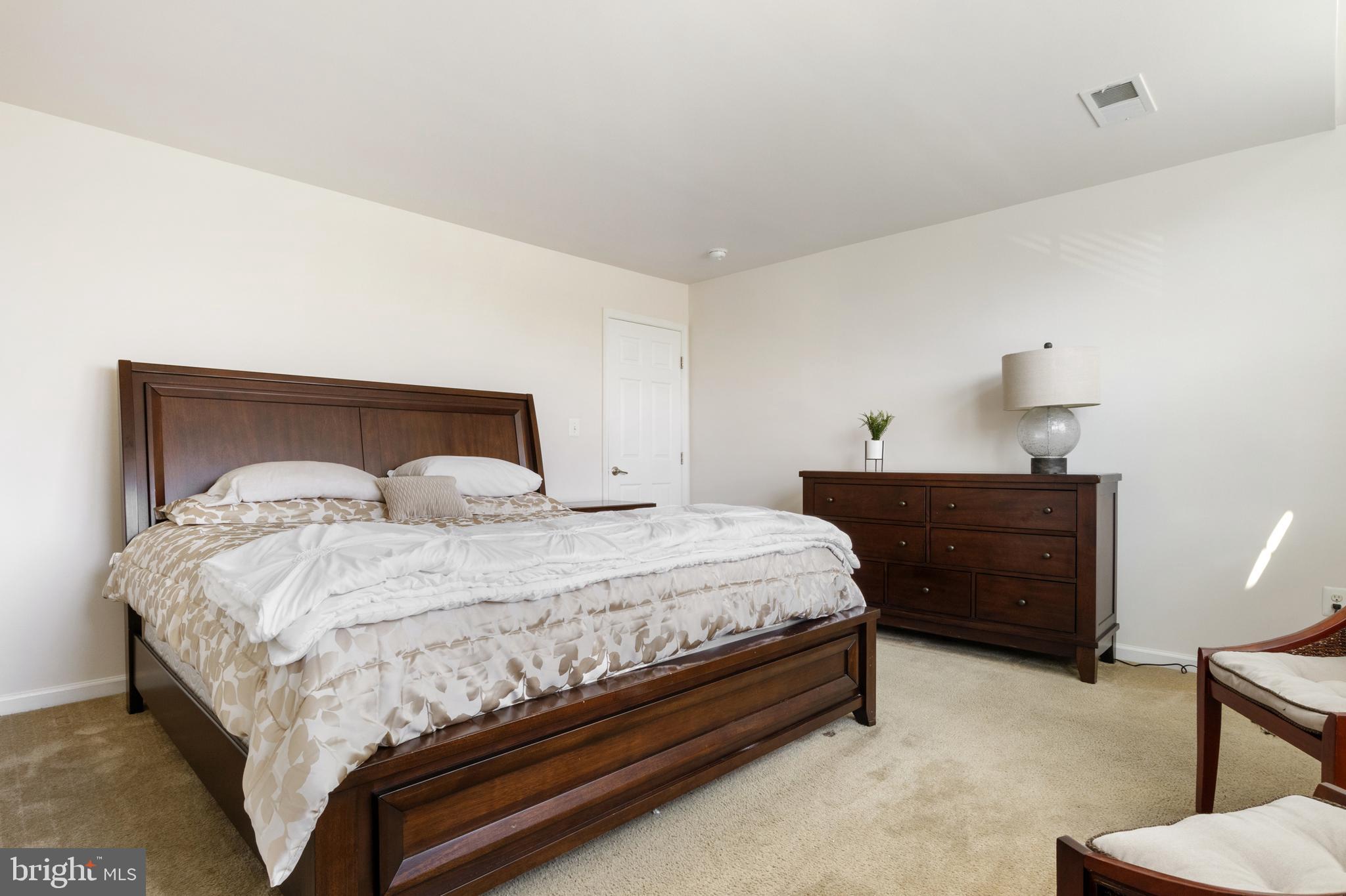 LOGANS RESERVE - Residential