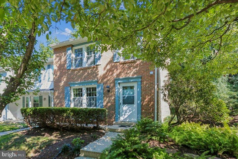 Townhouse For Sale - 16 Turtle Dove Court<br/> GAITHERSBURG, MD 20879