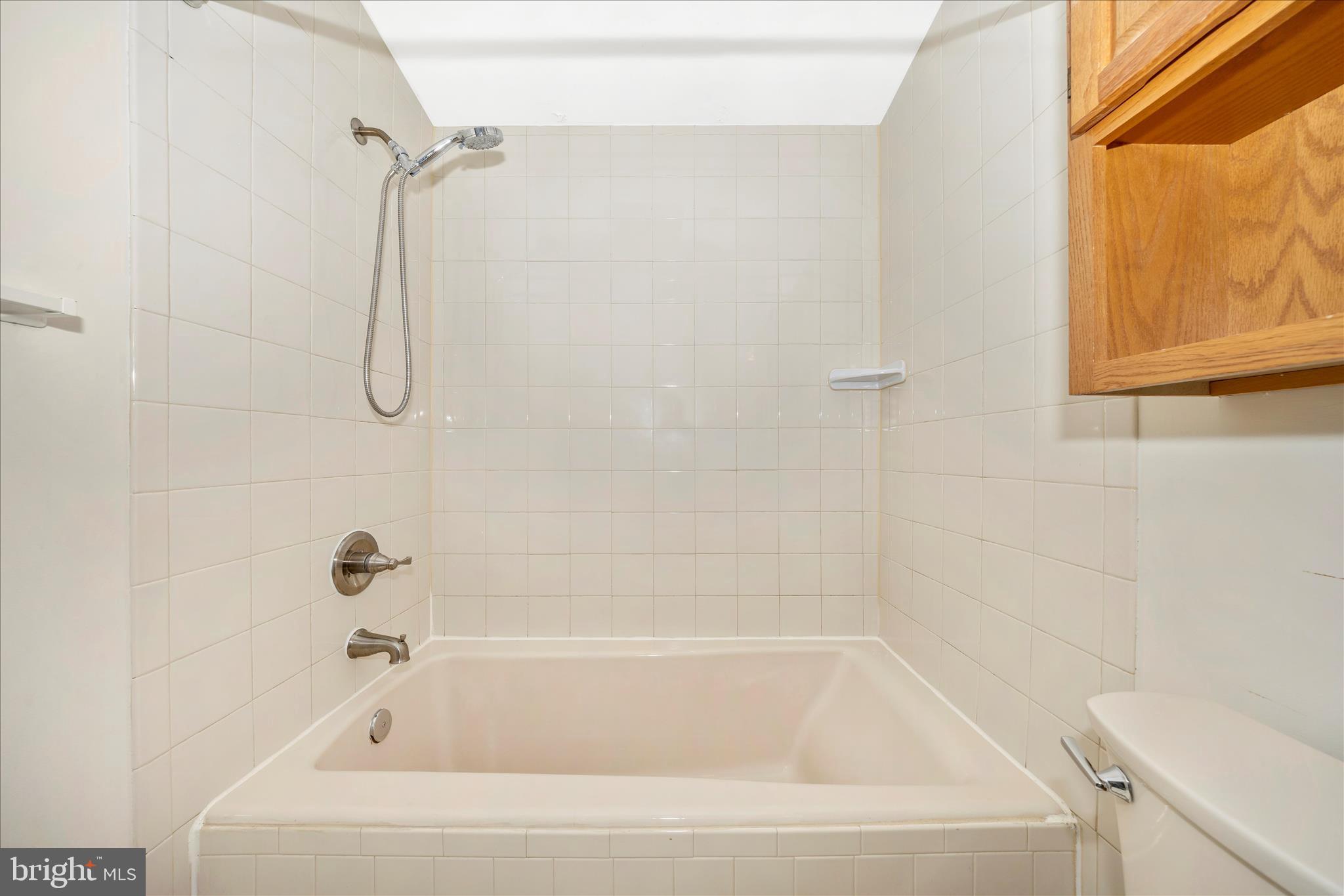 WATERSIDE - Residential Lease