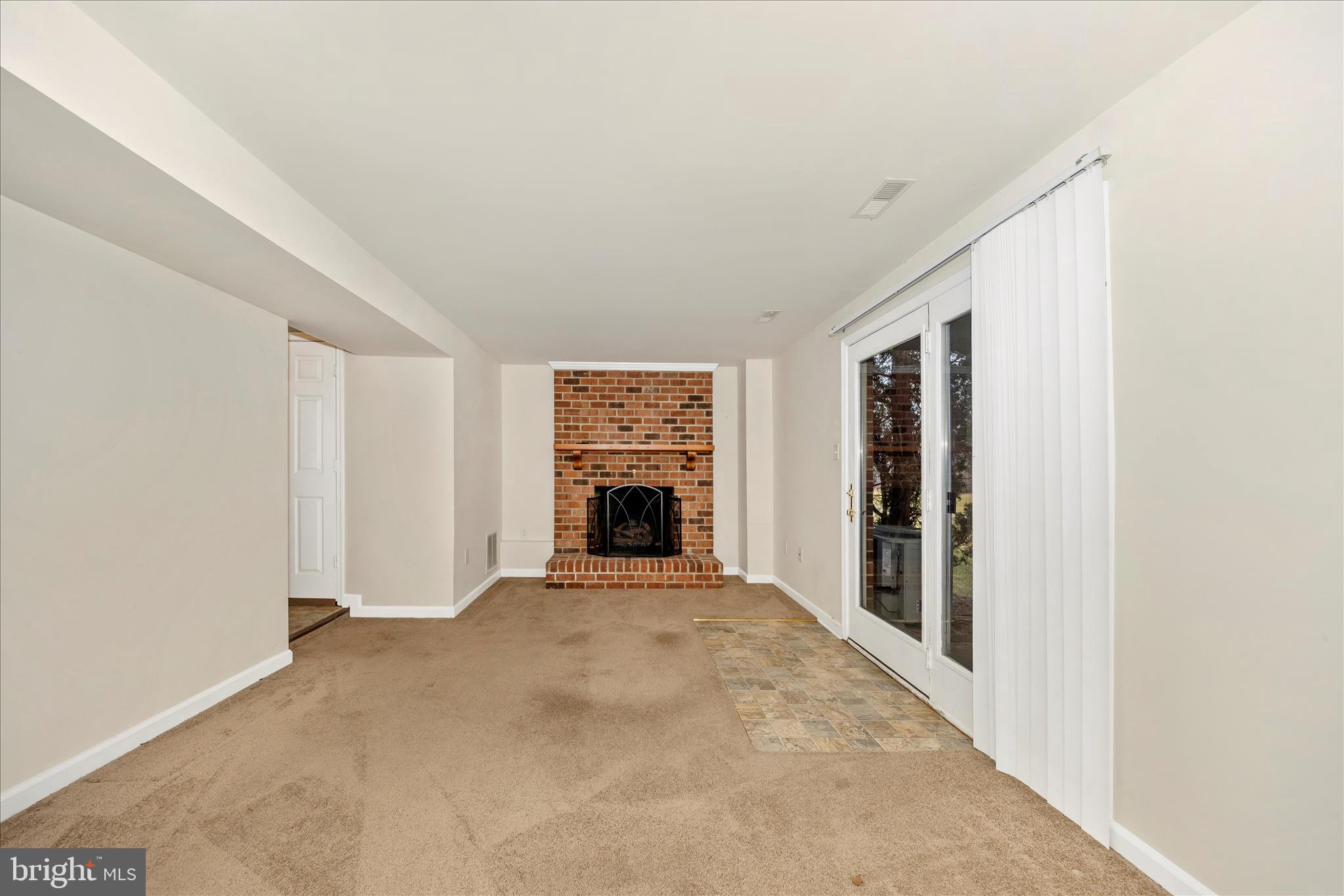 WATERSIDE - Residential Lease