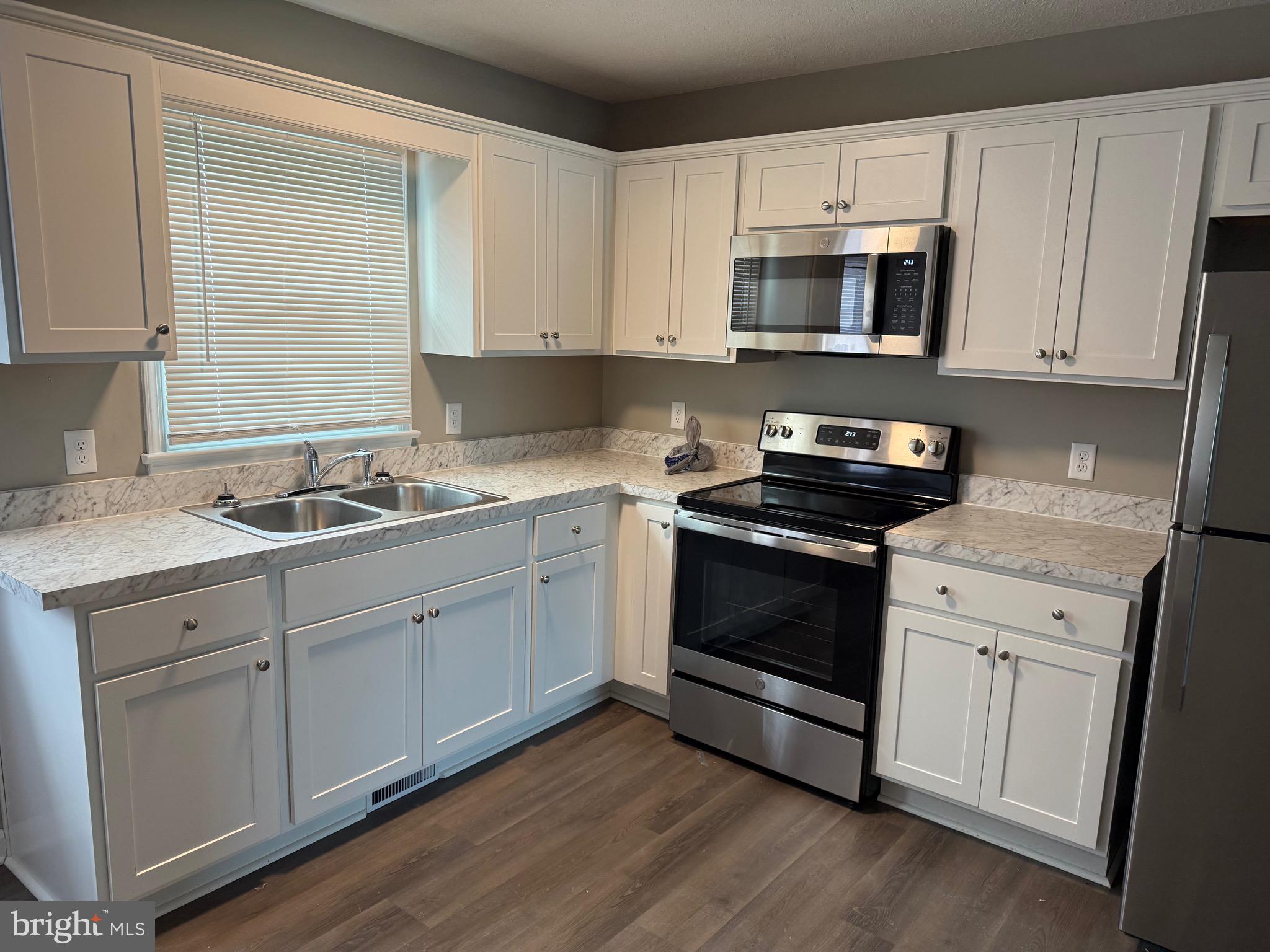 THIRD BATTLE - Residential Lease