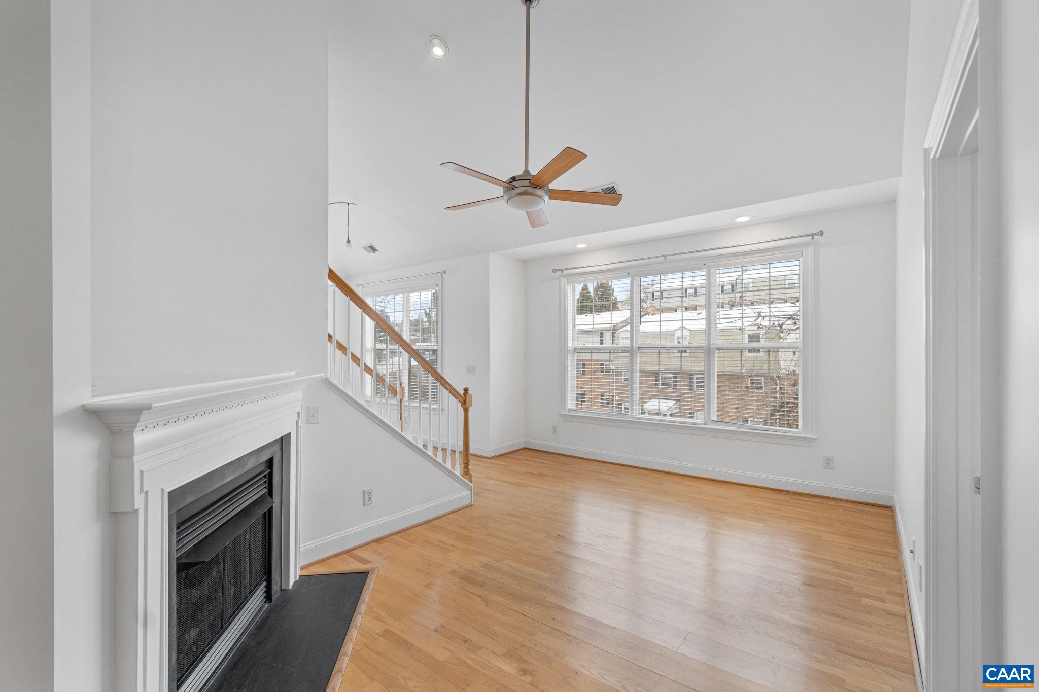 949 GLENWOOD STATION LN 202