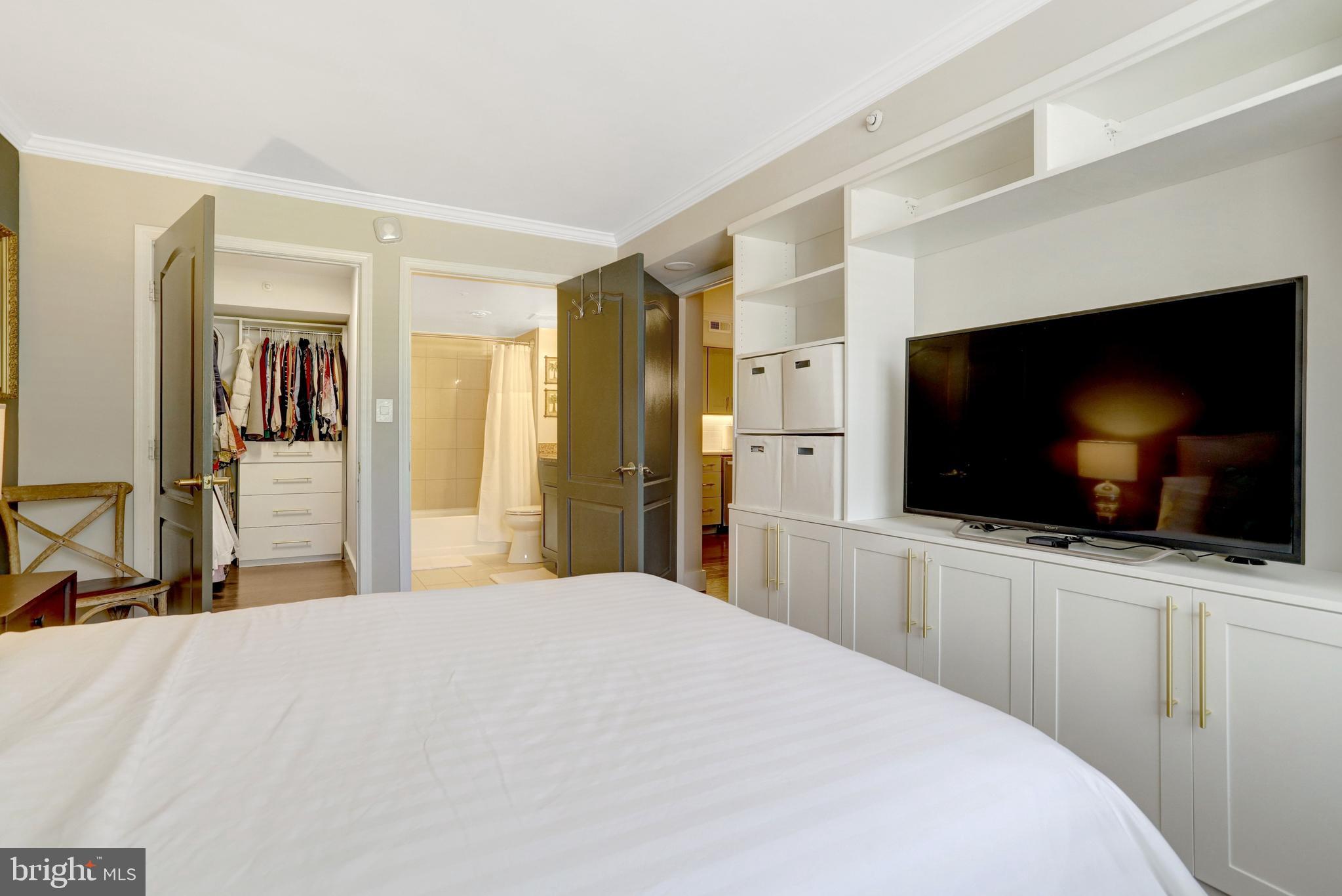 RENAISSANCE AT TYSONS - Residential
