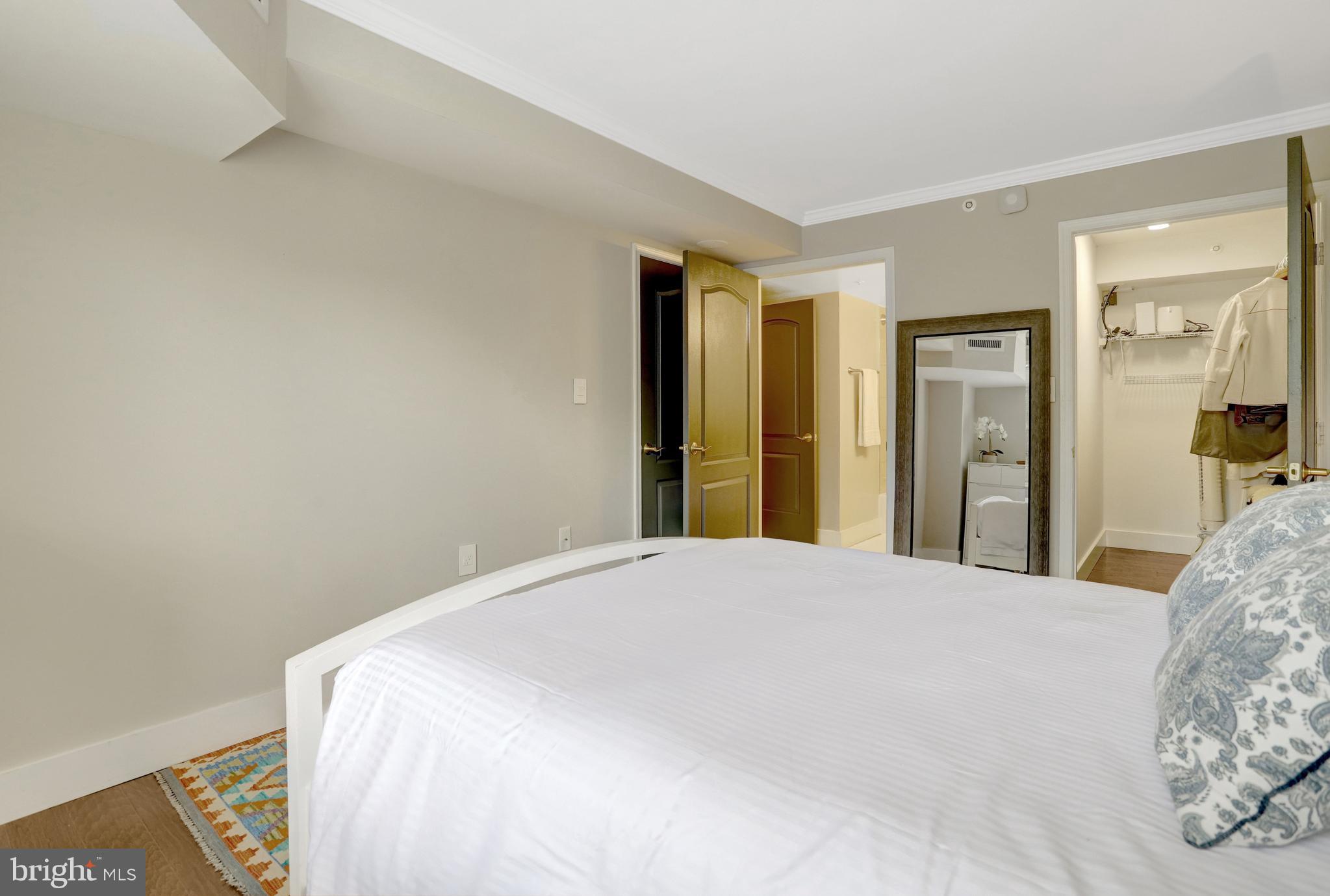 RENAISSANCE AT TYSONS - Residential