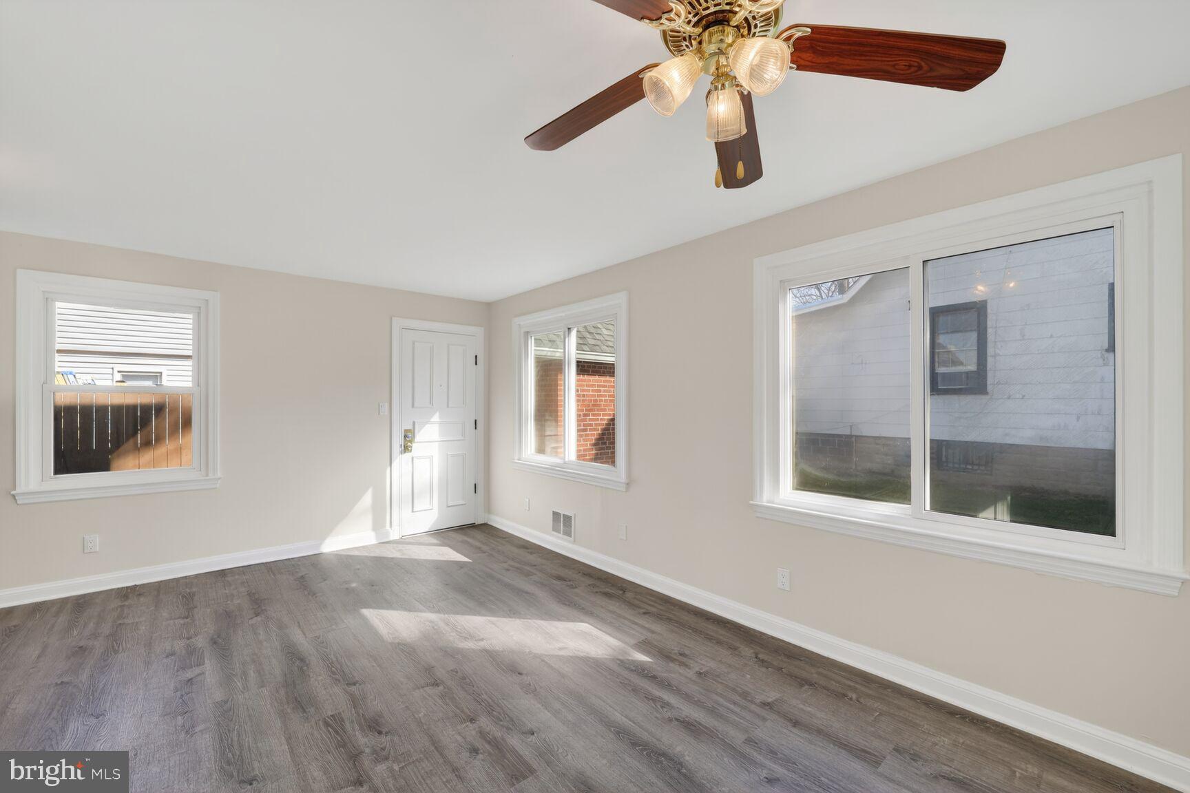 RIVERDALE PARK - Residential