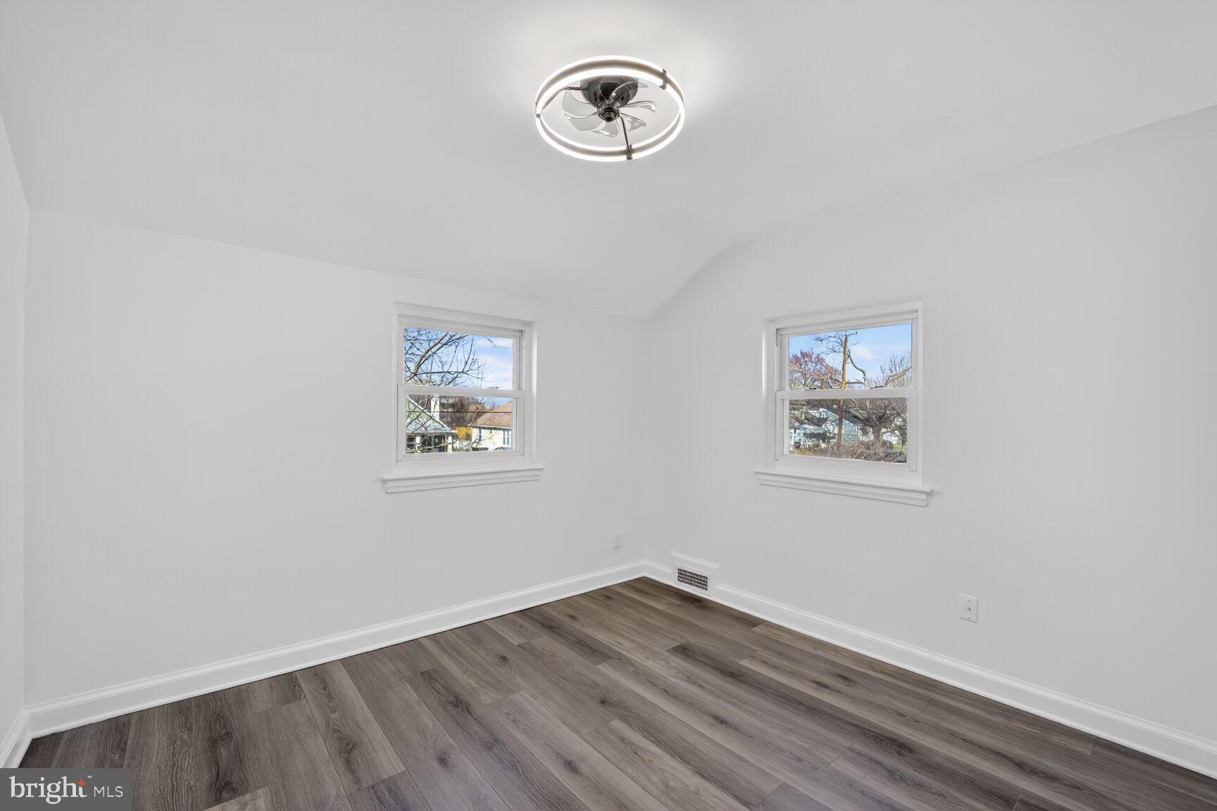 RIVERDALE PARK - Residential