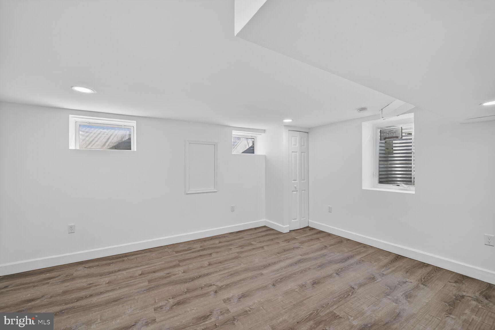 RIVERDALE PARK - Residential