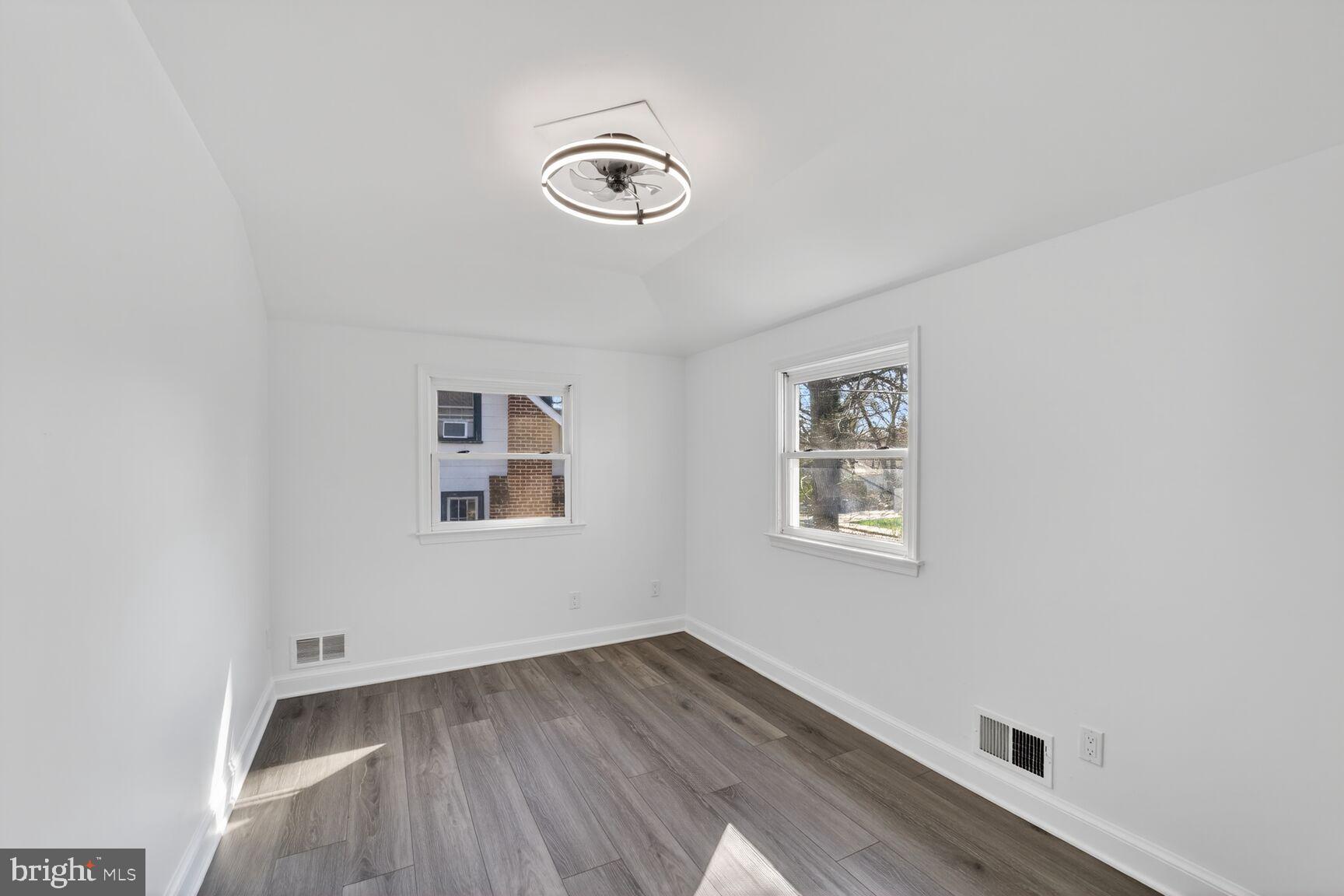 RIVERDALE PARK - Residential