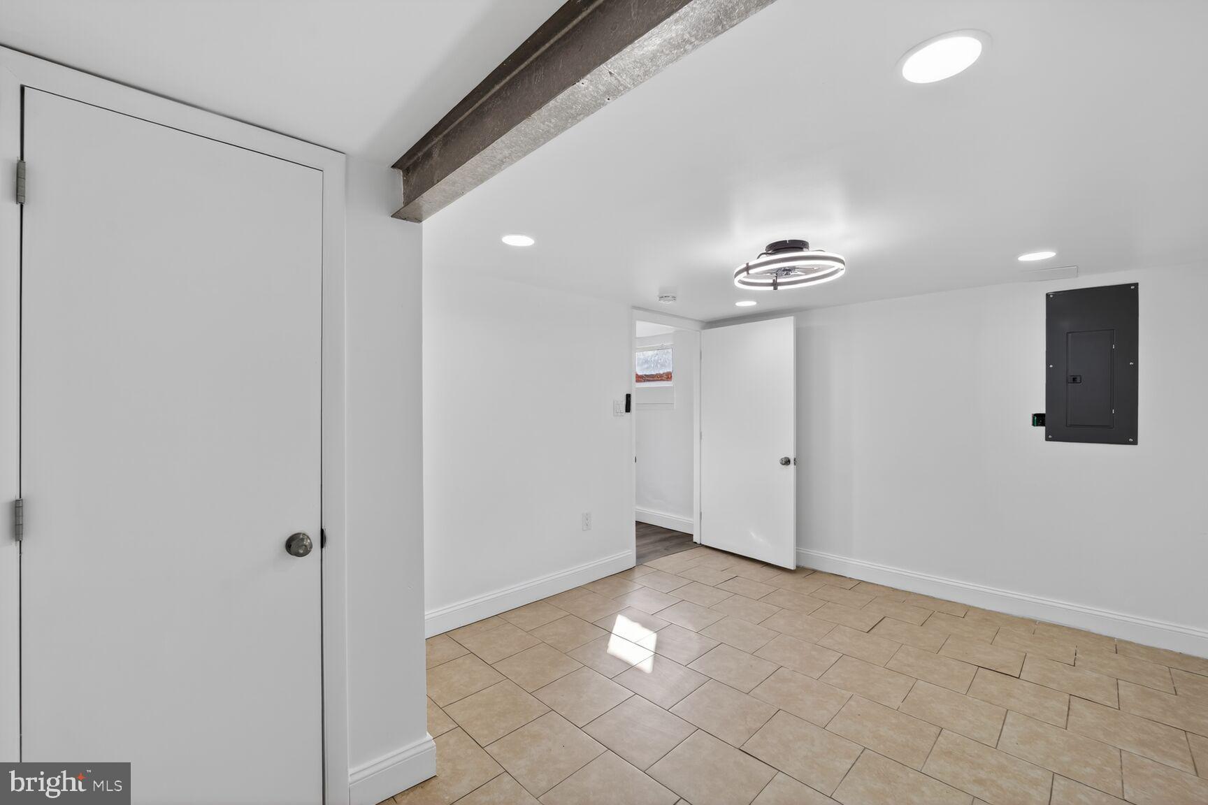 RIVERDALE PARK - Residential