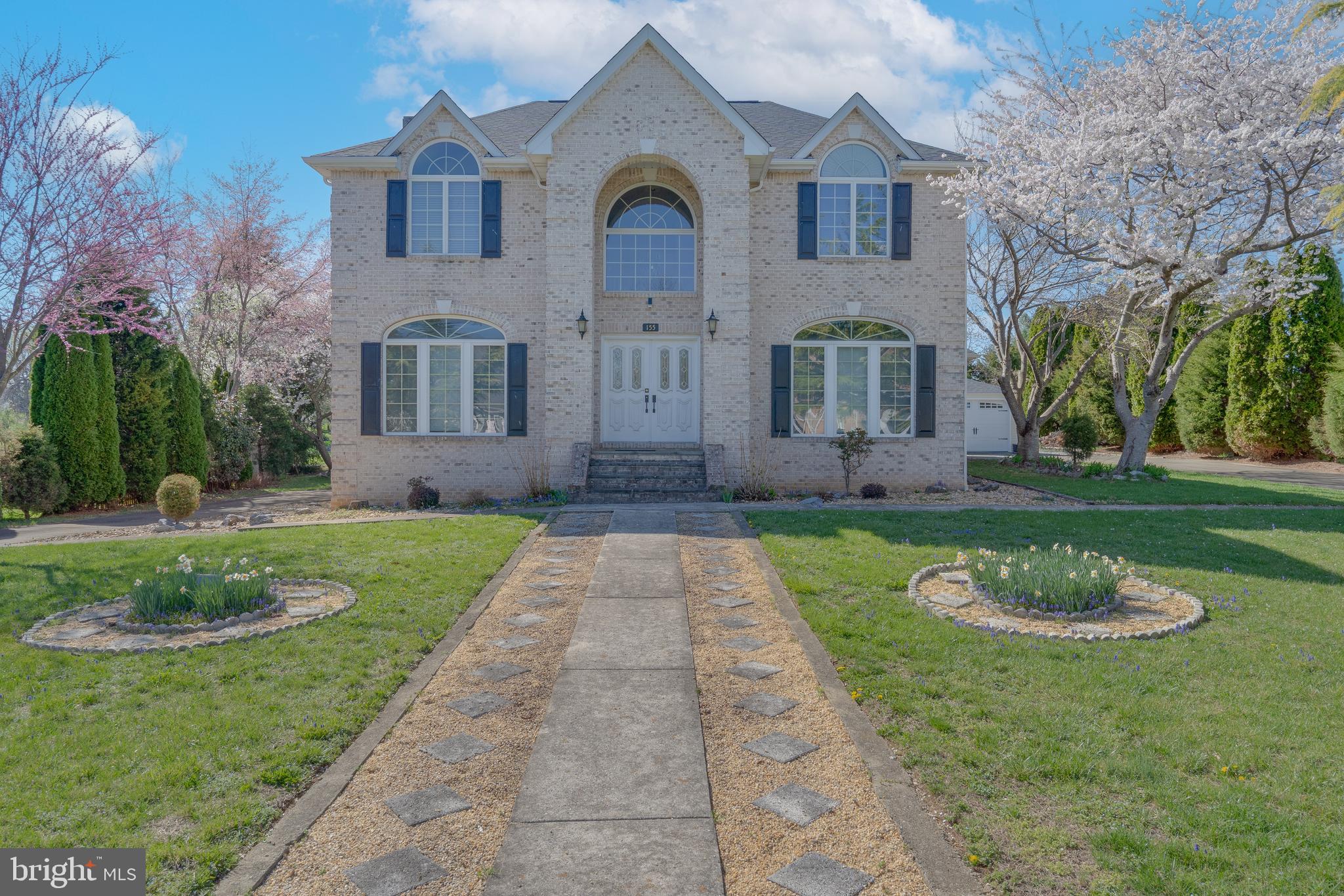 155 MUIRFIELD COURT